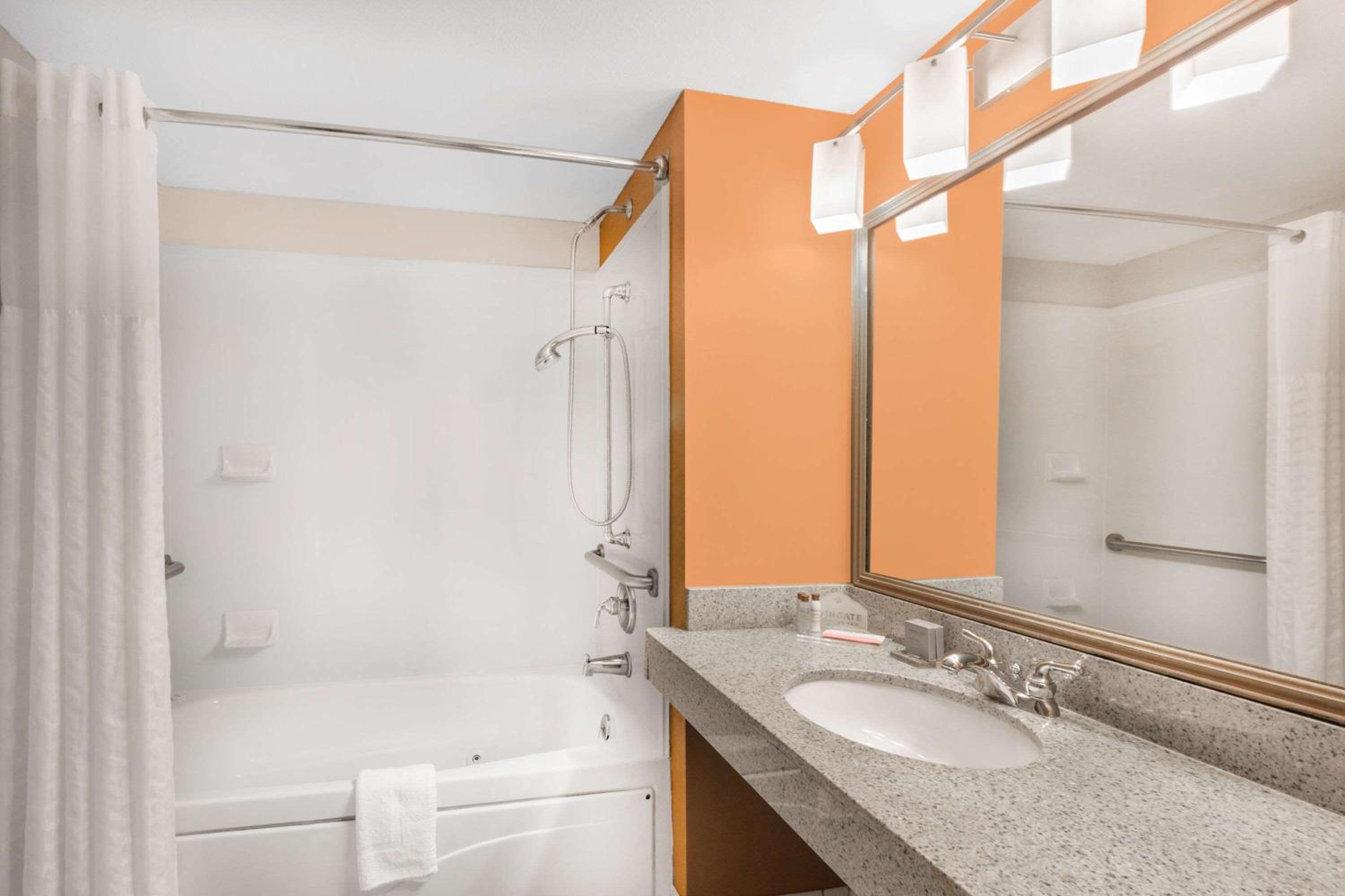 West Monroe Vacations - Wingate by Wyndham West Monroe - Property Image 16