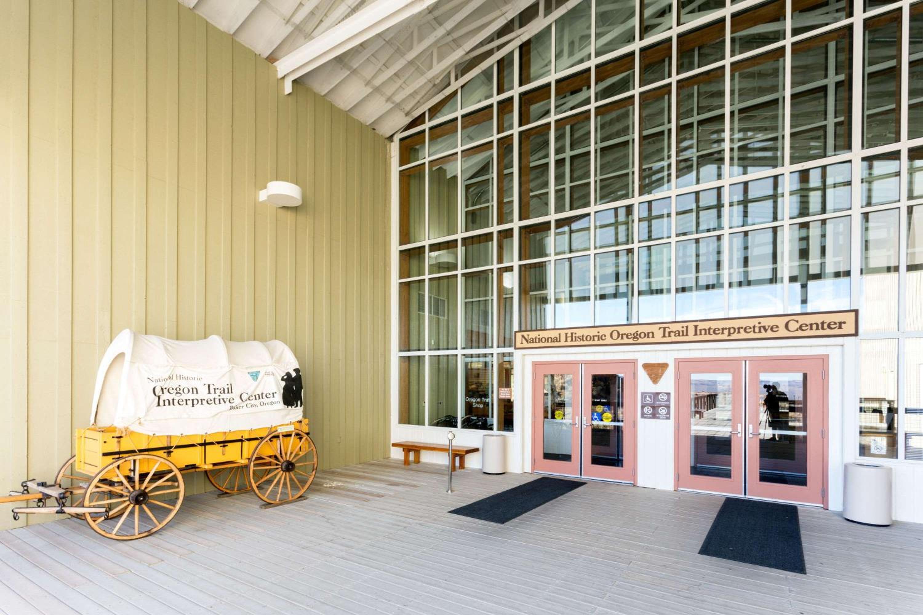 Baker City Vacations - Knights Inn - Baker City - Property Image 2