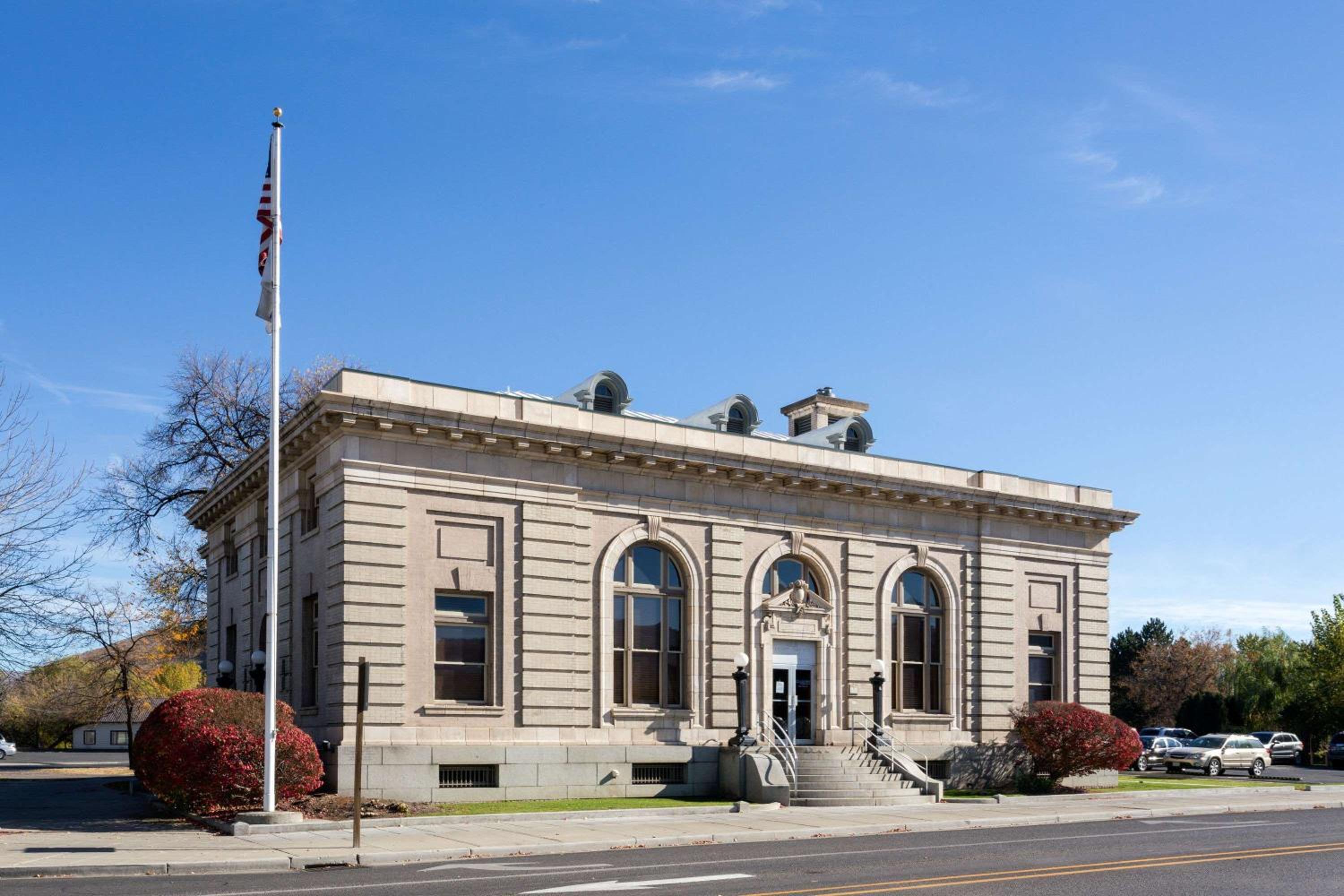 Baker City Vacations - Knights Inn - Baker City - Property Image 1