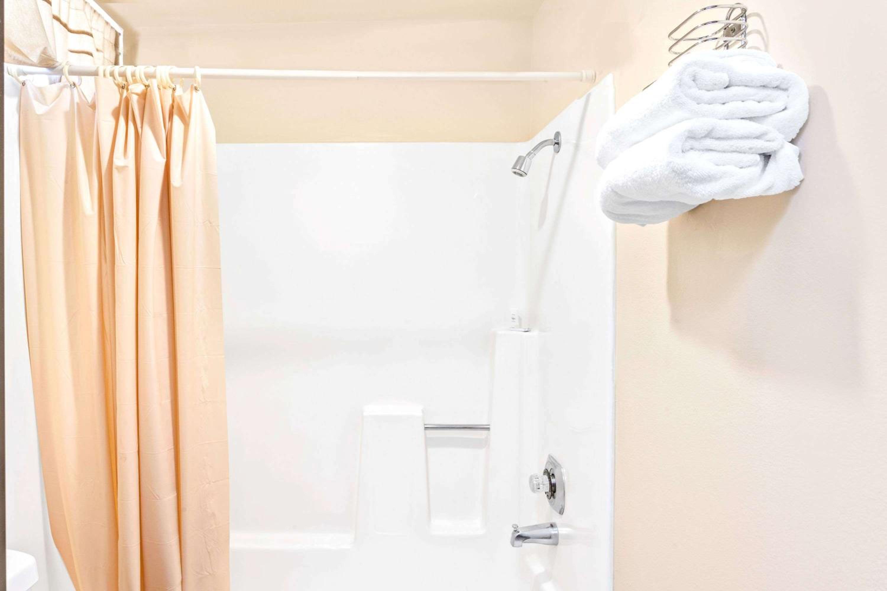 Woodland Hills Vacations - Vantage Point Inn - Woodland Hills - Property Image 3