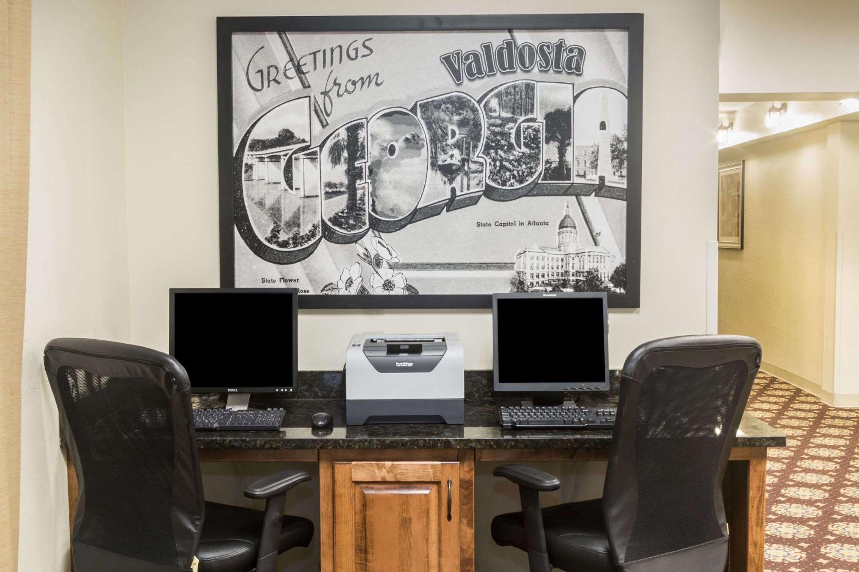 Valdosta Vacations - Super 8 by Wyndham Valdosta Mall - Property Image 25