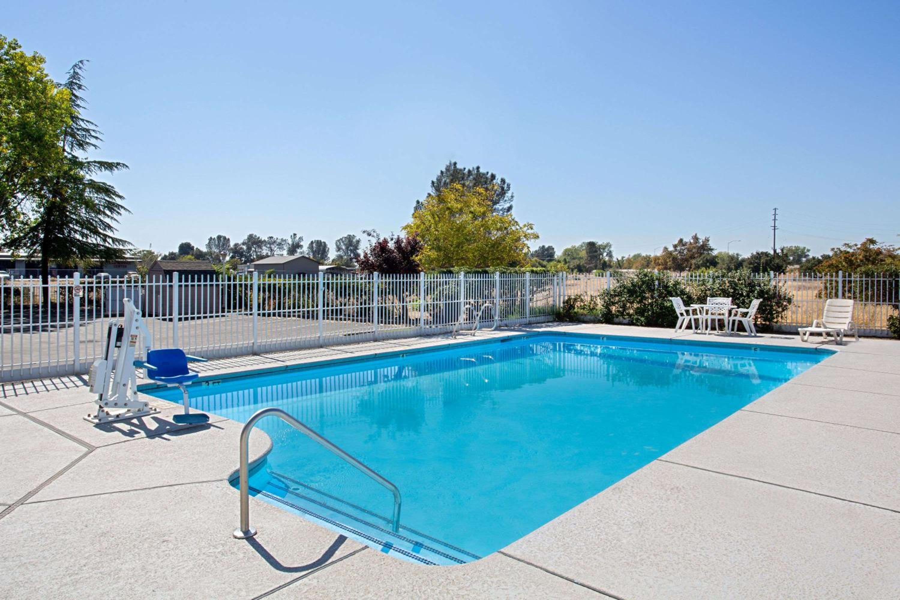 Miscellaneous Market Vacations - Super 8 by Wyndham Oroville - Property Image 3