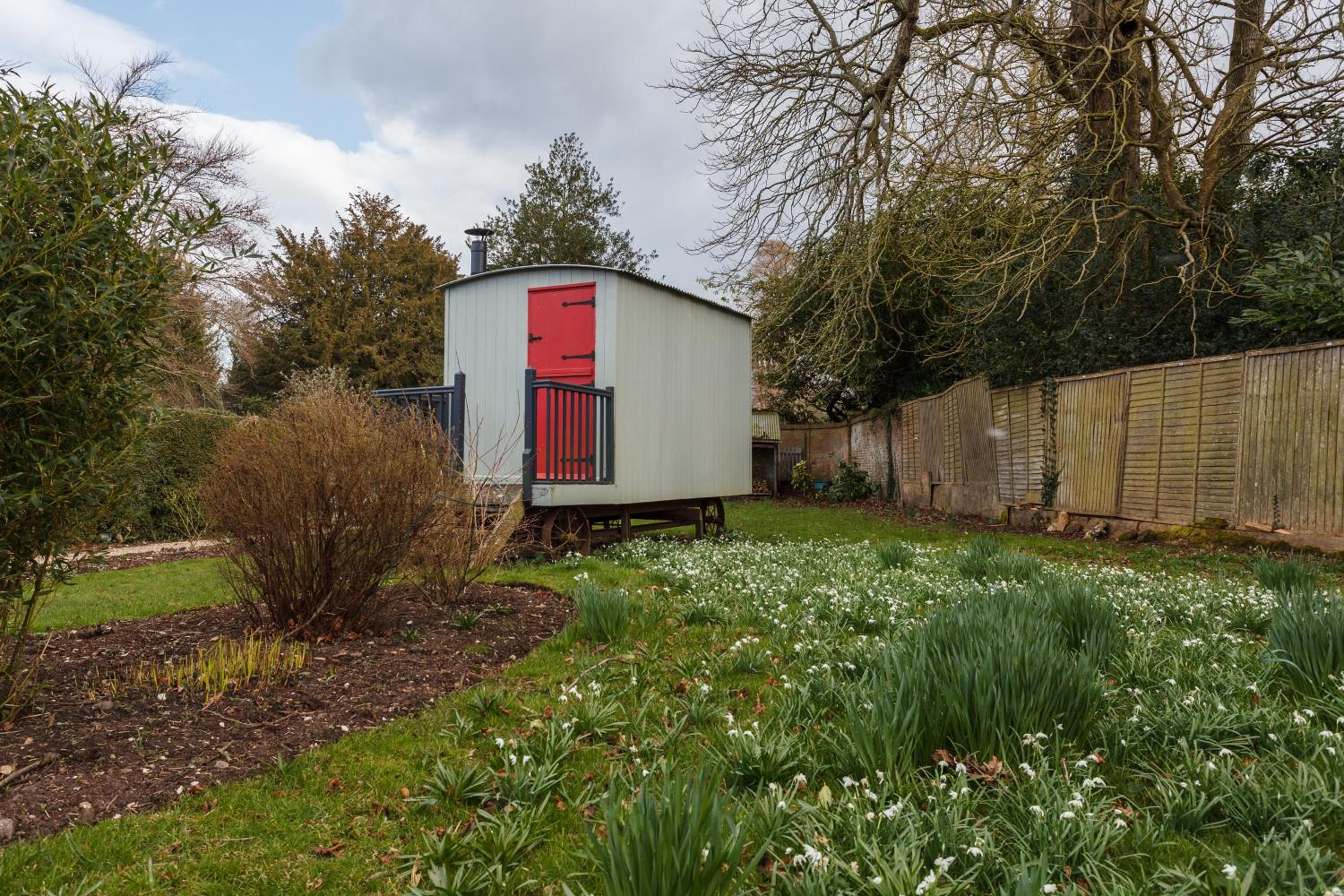 Plum Cottage - Vivre Retreats view 4