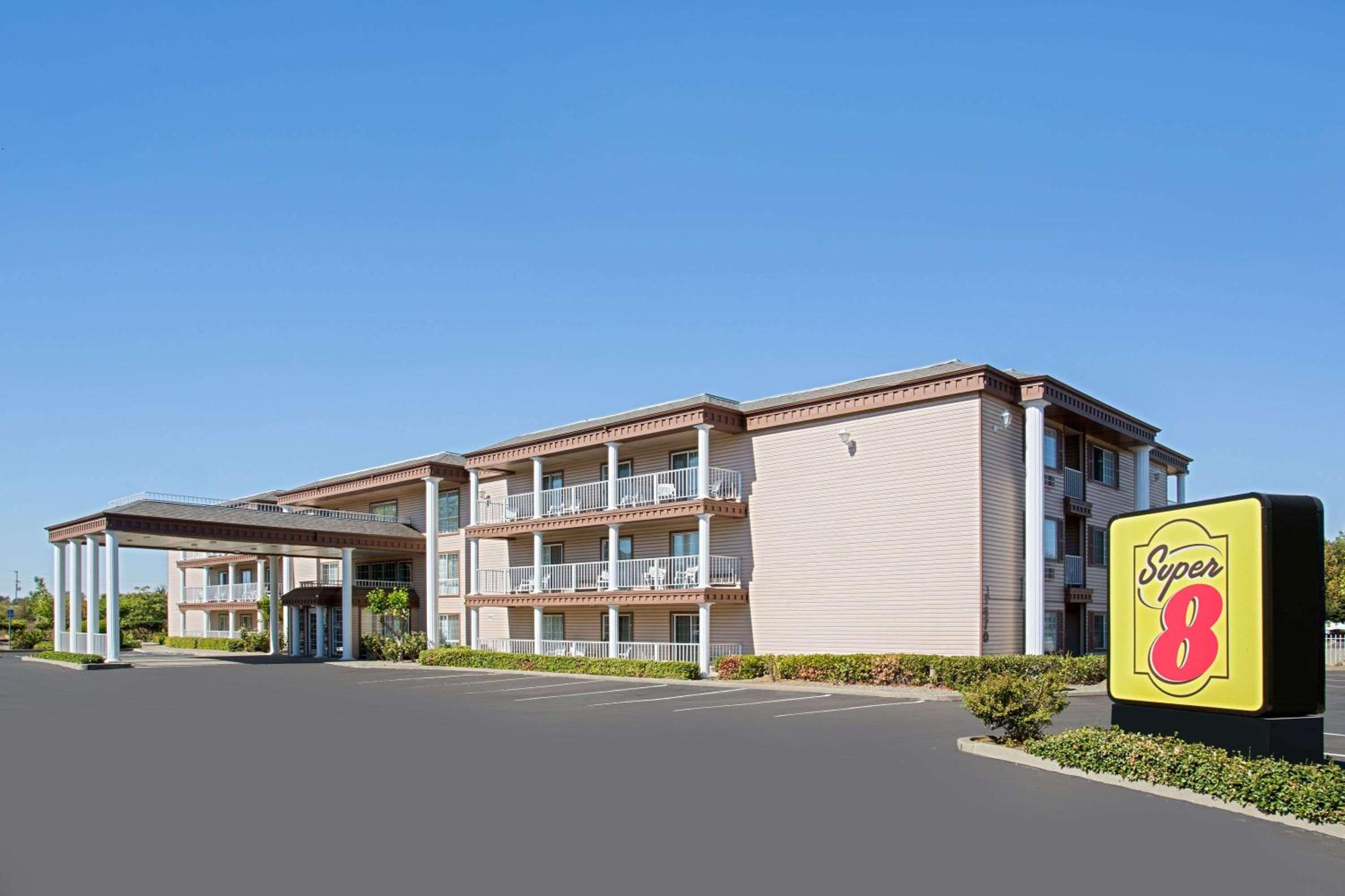 Miscellaneous Market Vacations - Super 8 by Wyndham Oroville - Property Image 1