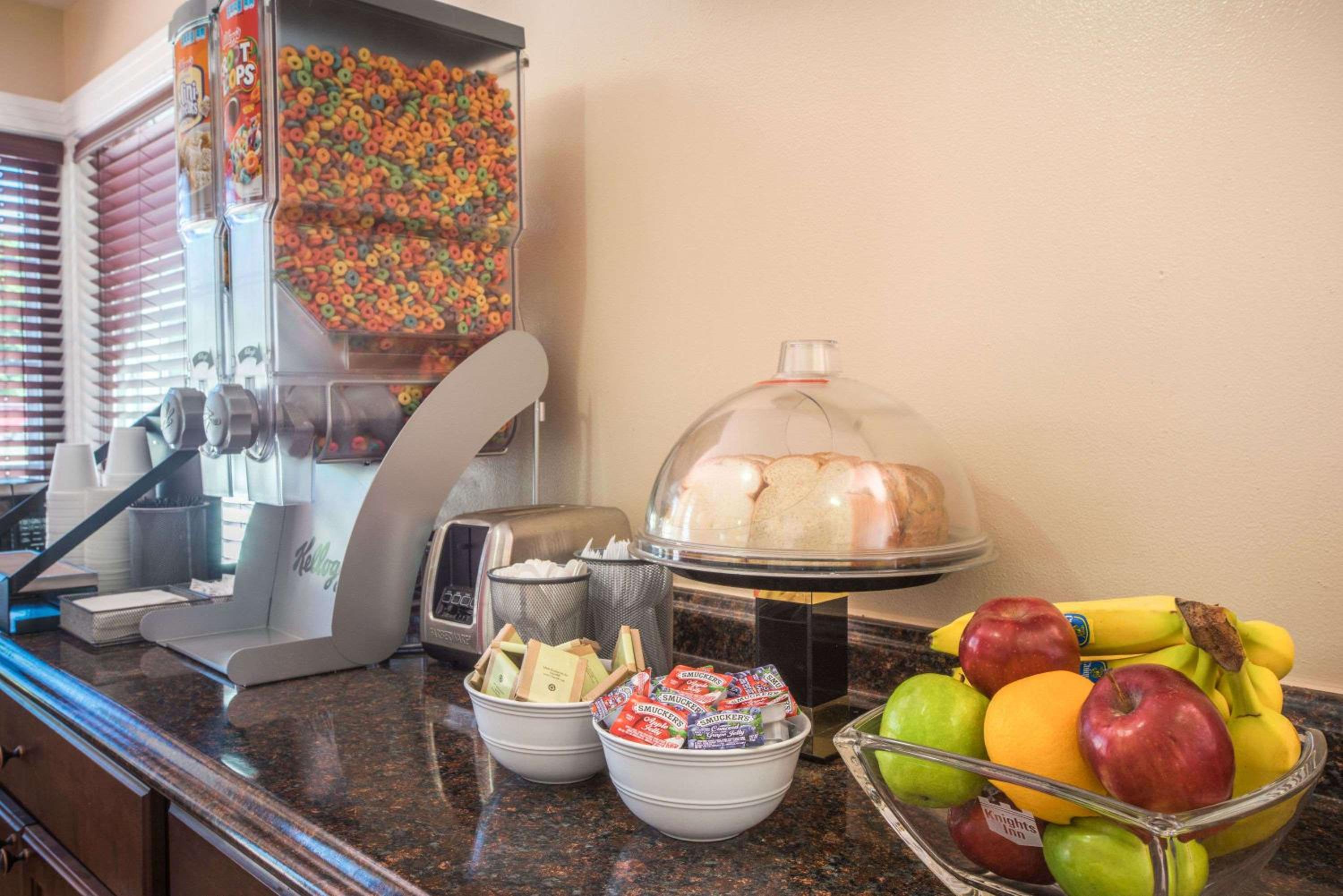 Knoxville Vacations - The Hillside Hotel - Property Image 3