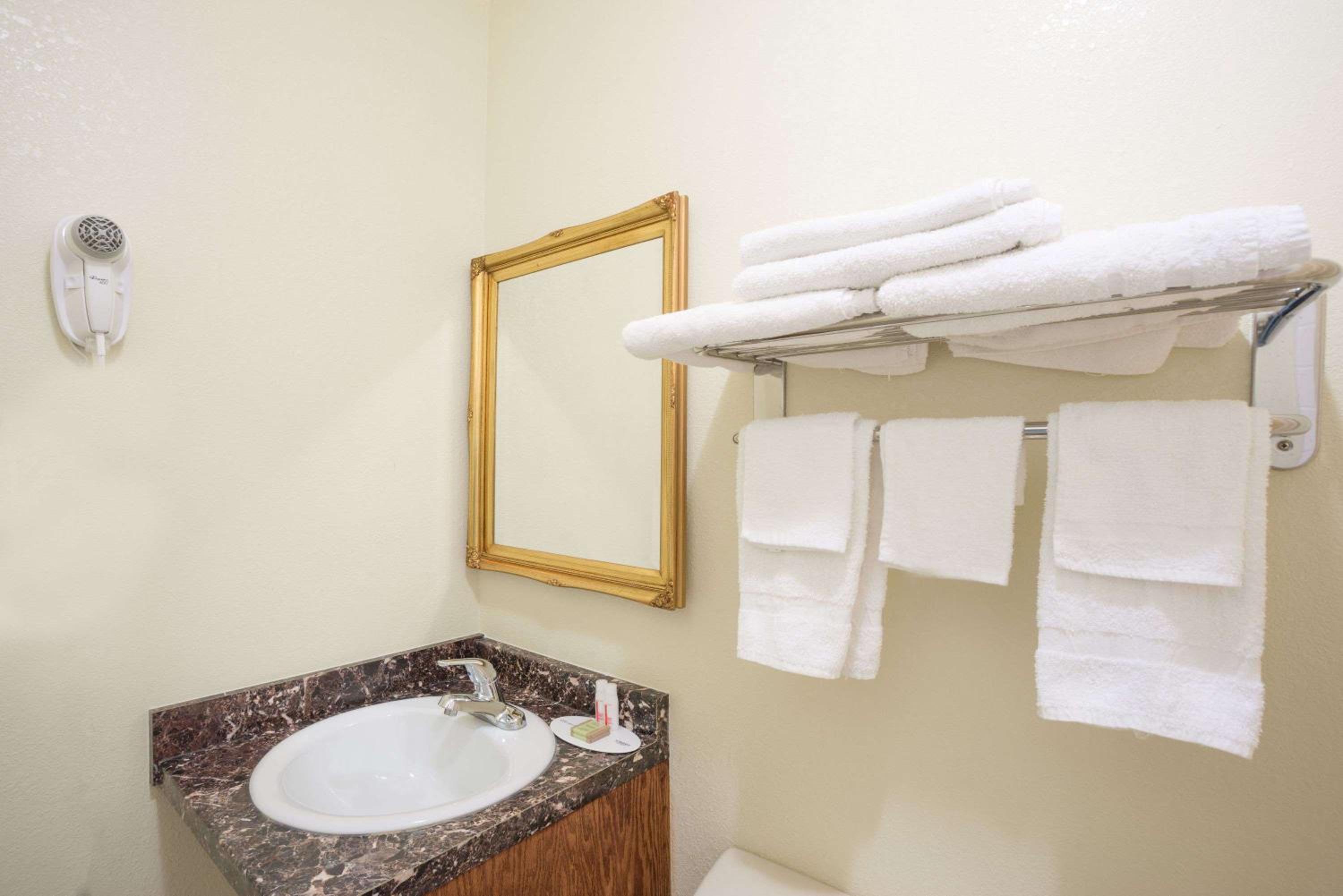 Knoxville Vacations - The Hillside Hotel - Property Image 6