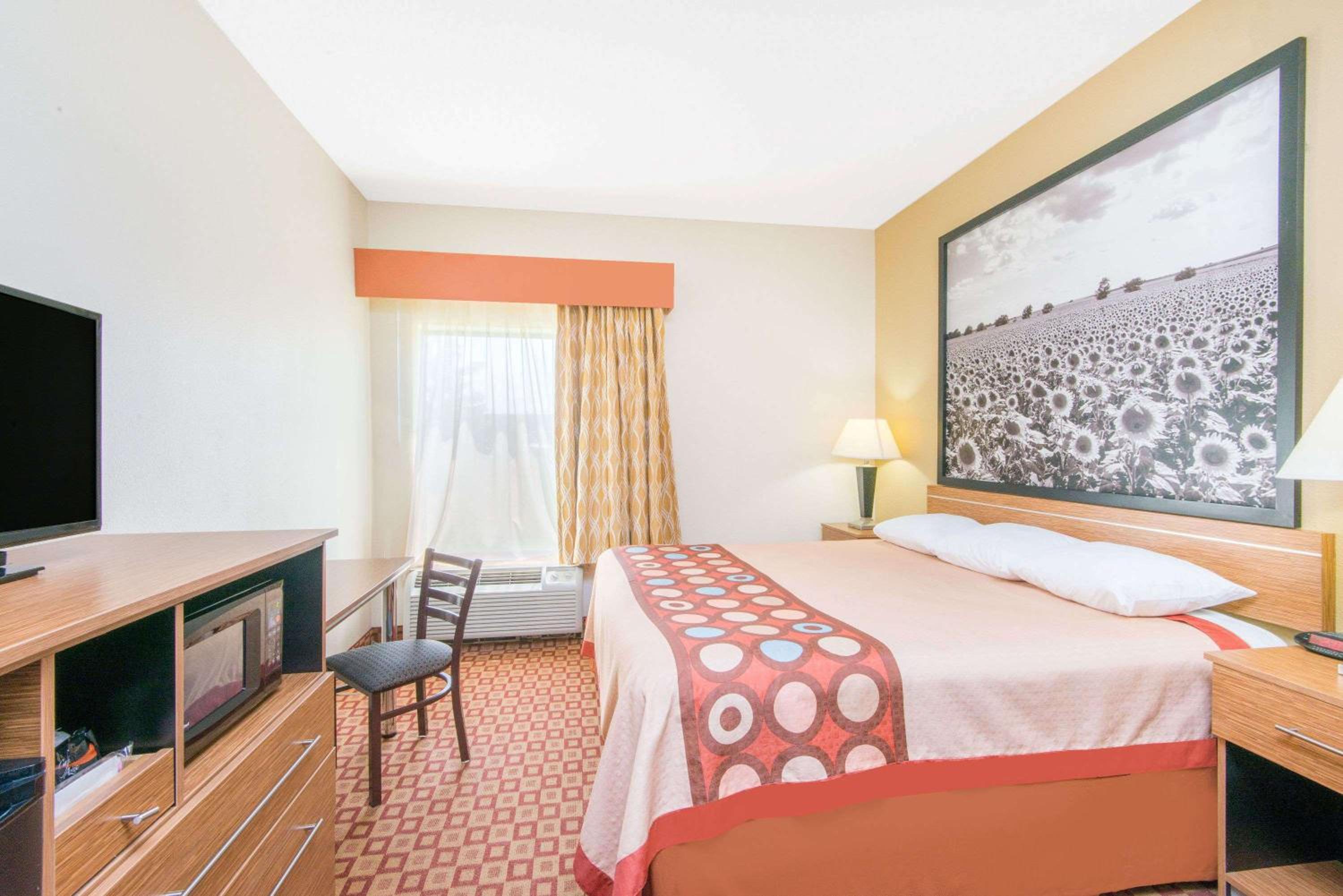Super 8 by Wyndham Wichita South, Photo 23