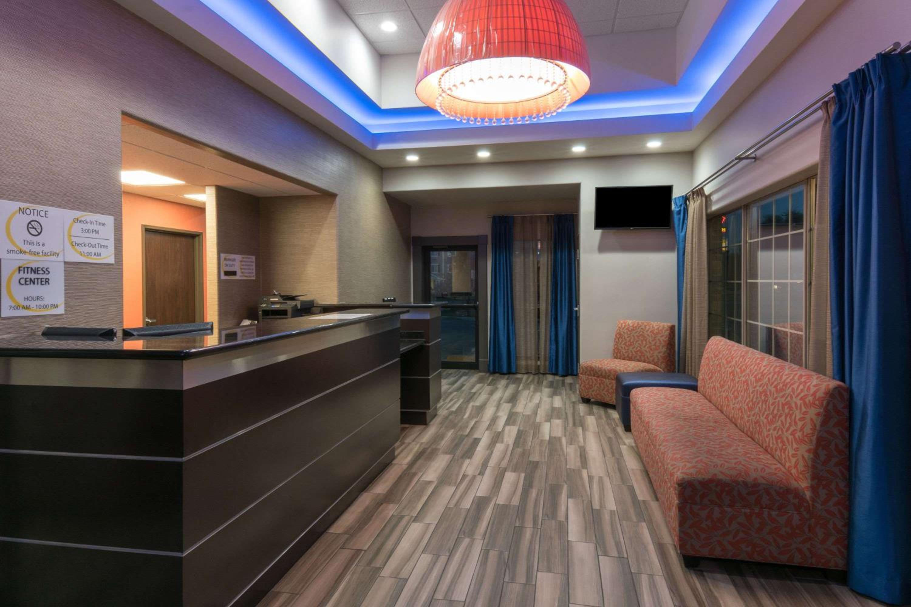 Super 8 by Wyndham San Antonio Near Fort Sam Houston view 4
