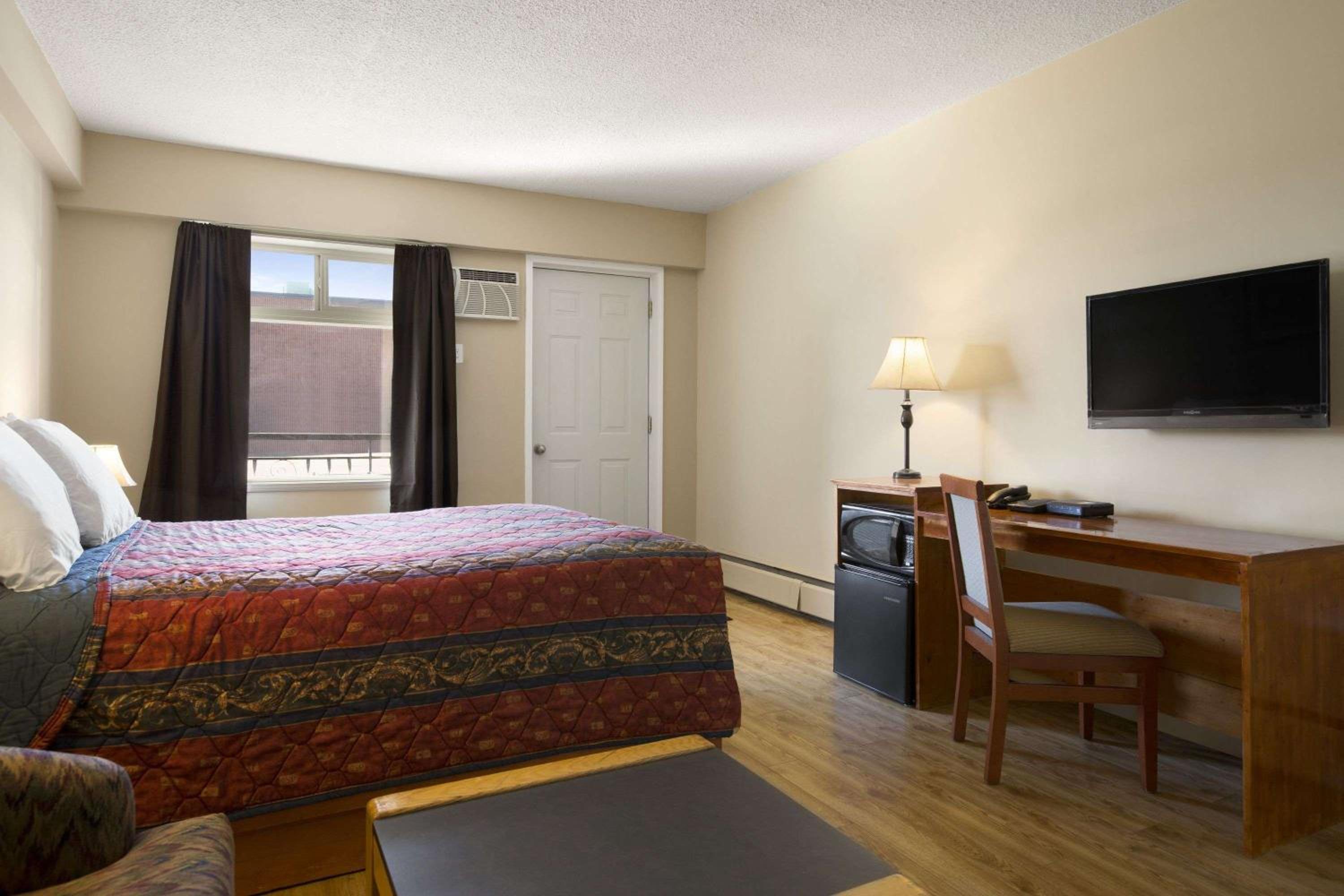 Nice Inn Edmonton
