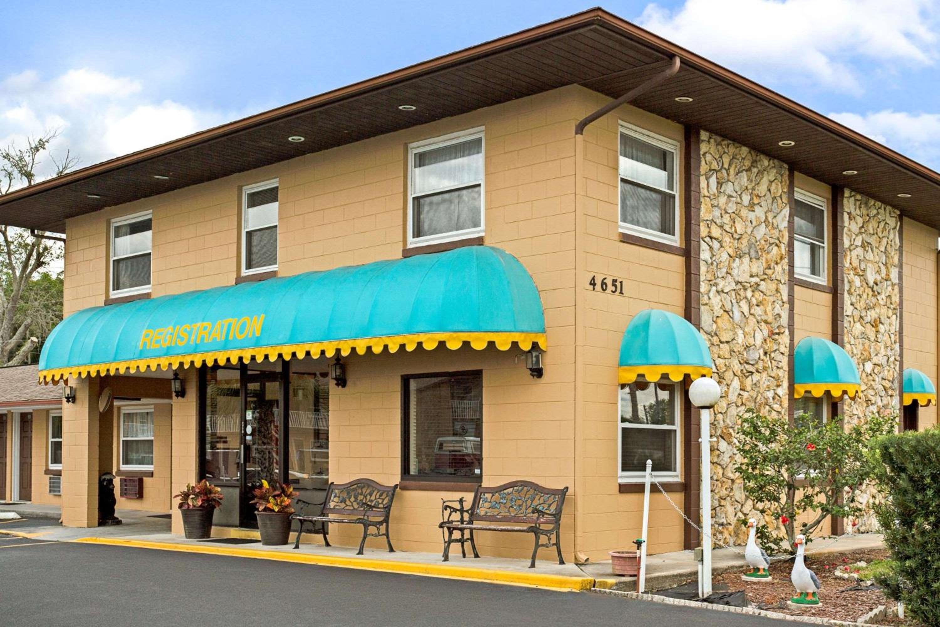 Knights Inn Kissimmee view 3
