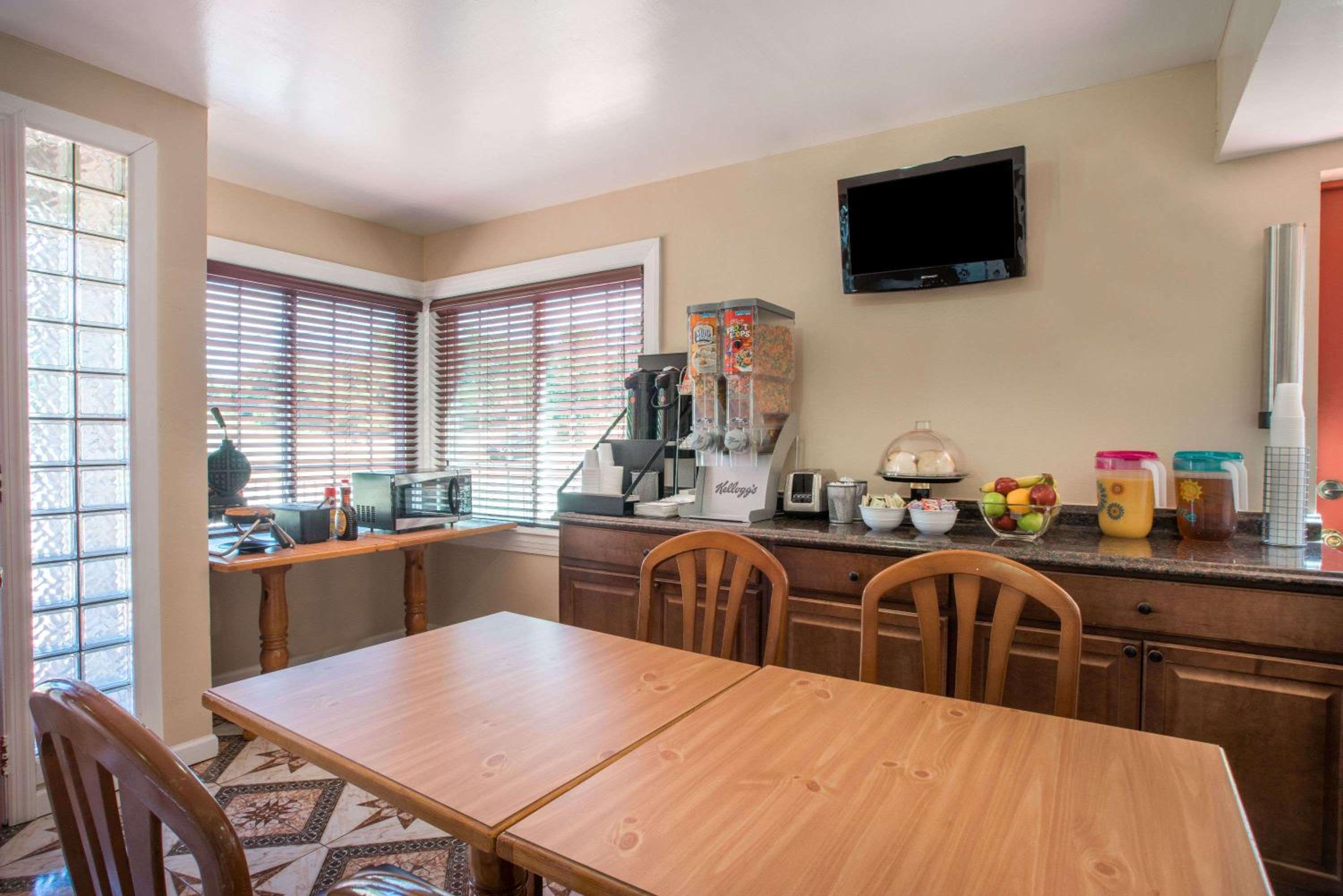 Knoxville Vacations - The Hillside Hotel - Property Image 11