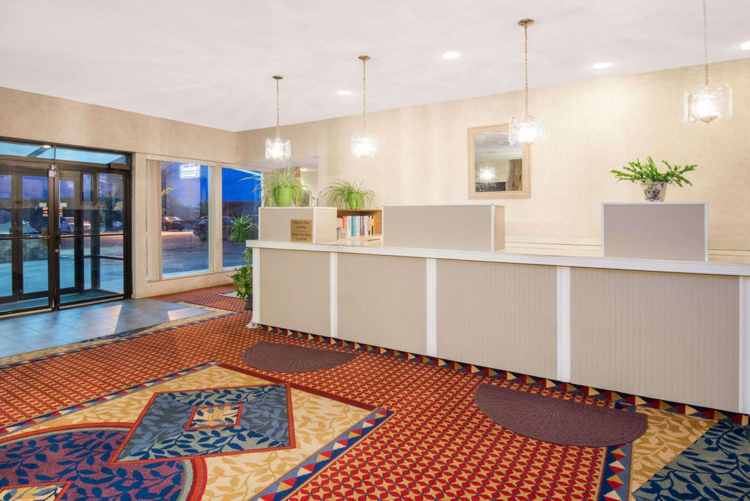 Laramie Vacations - Travelodge by Wyndham Laramie - Property Image 2