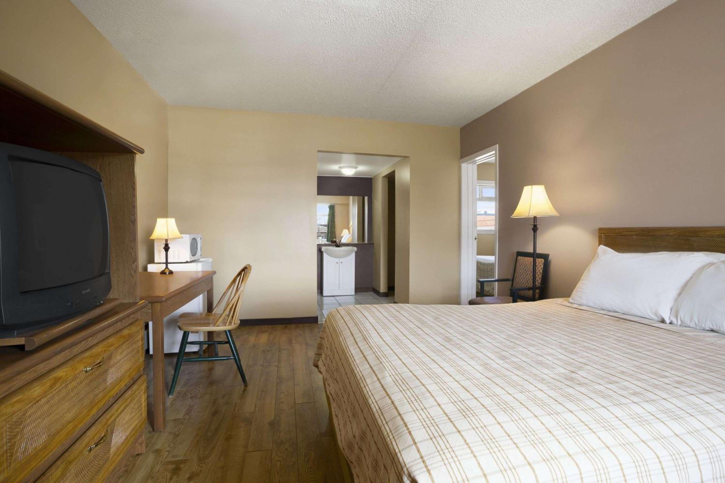 Nice Inn Edmonton