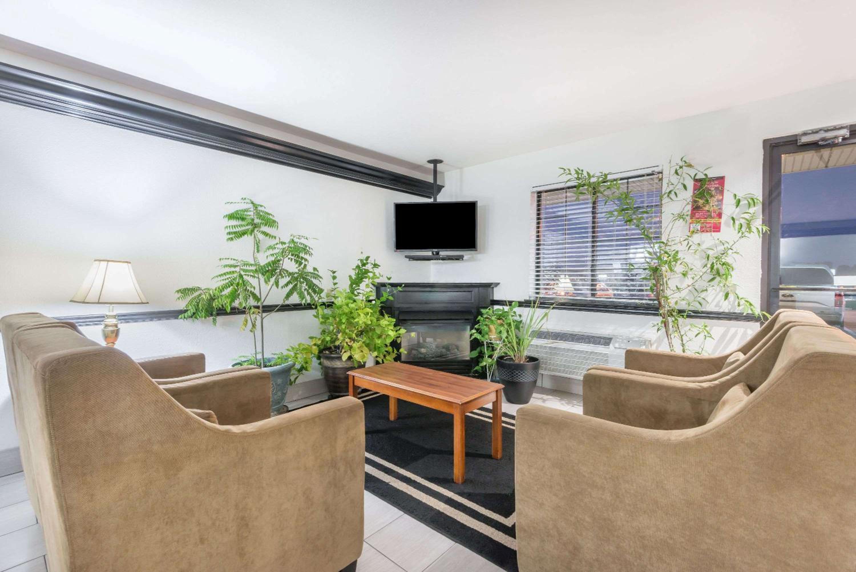 Super 8 by Wyndham Madison IN view 2