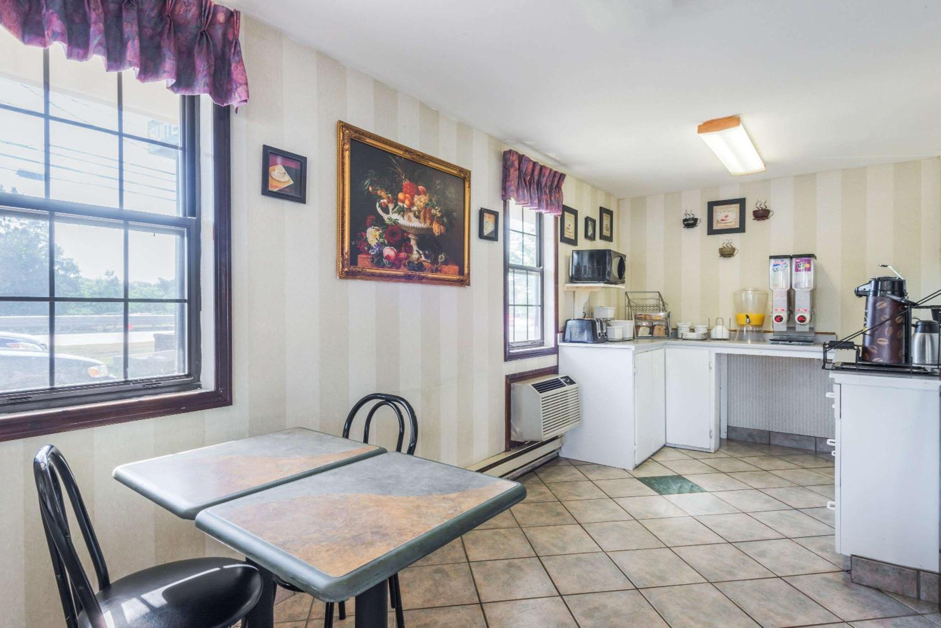 Knights Inn North Attleboro - Property Image 46