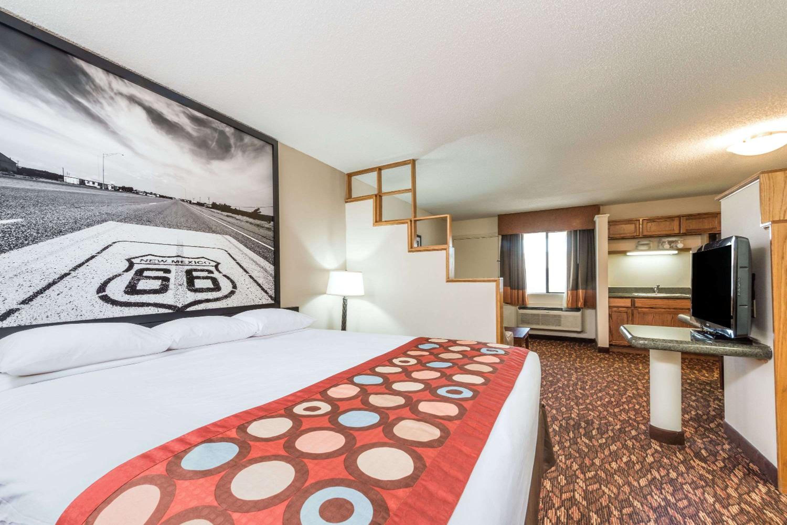 Clovis Vacations - Super 8 by Wyndham Clovis - Property Image 5