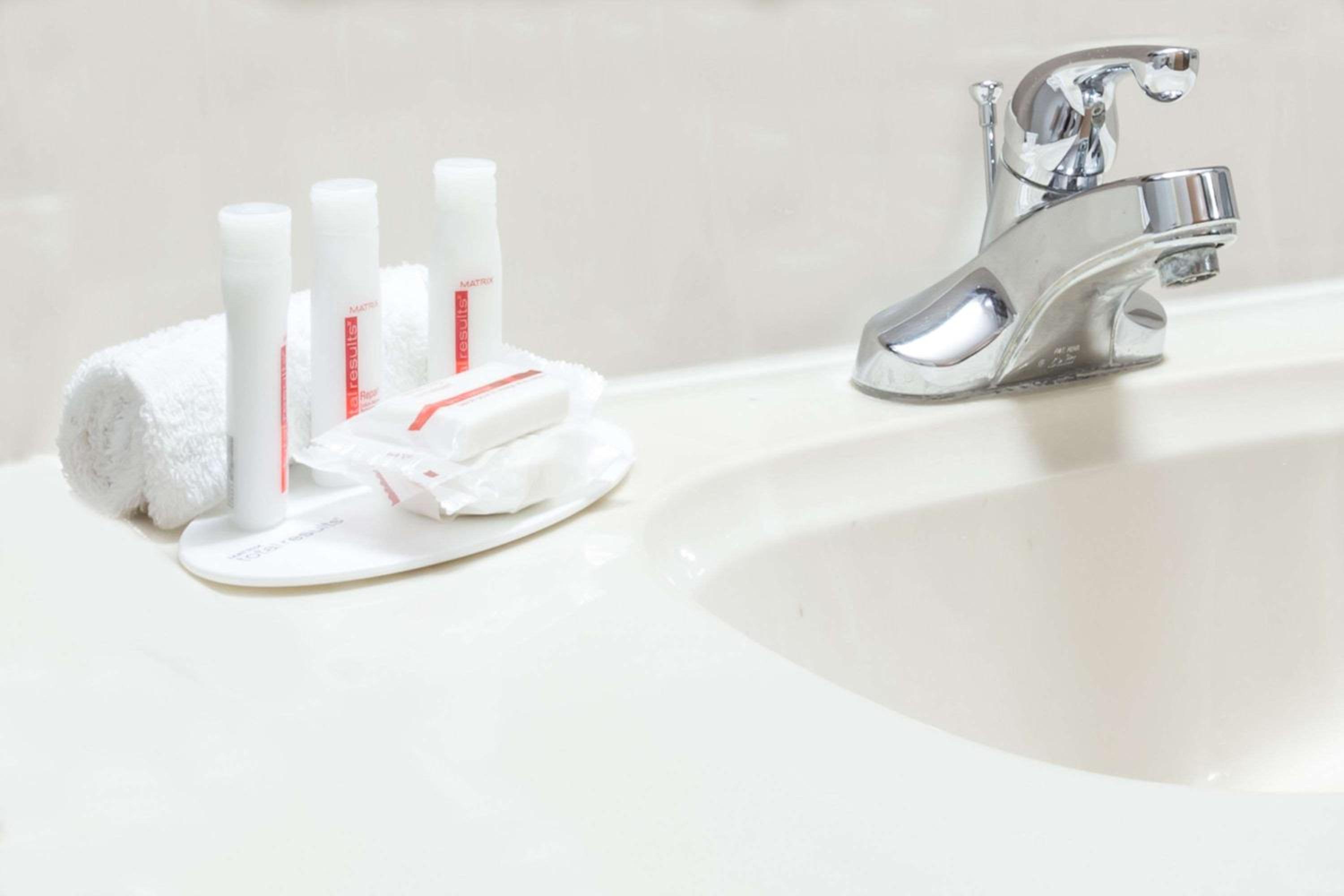 Willows Vacations - Super 8 by Wyndham Willows - Property Image 3