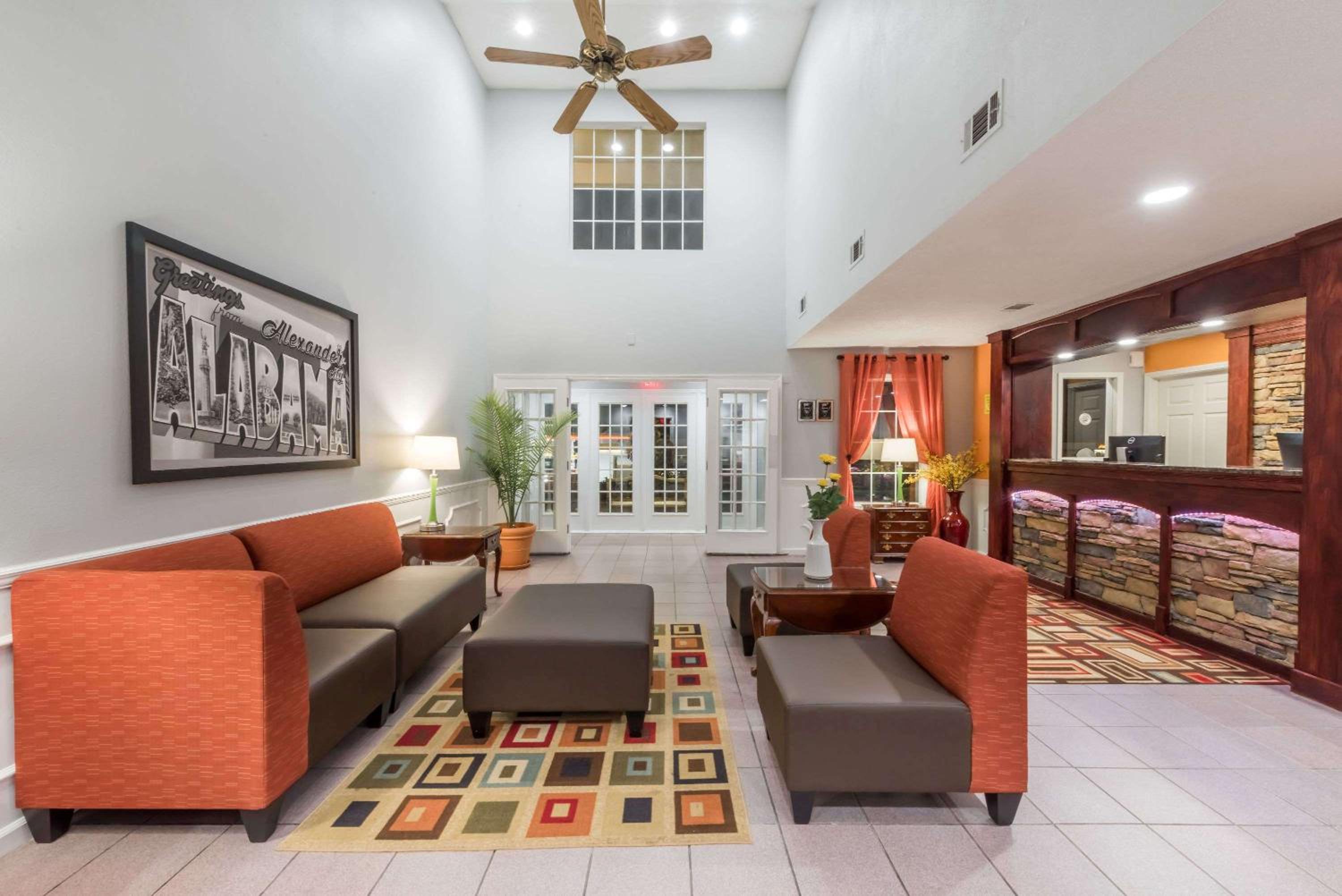 Super 8 by Wyndham Alexander City - Property Image 5