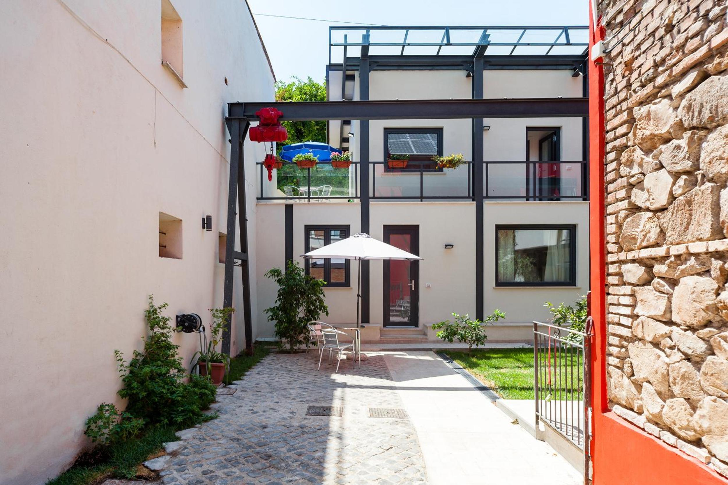 Il Giardino Dell'Argano Rosso