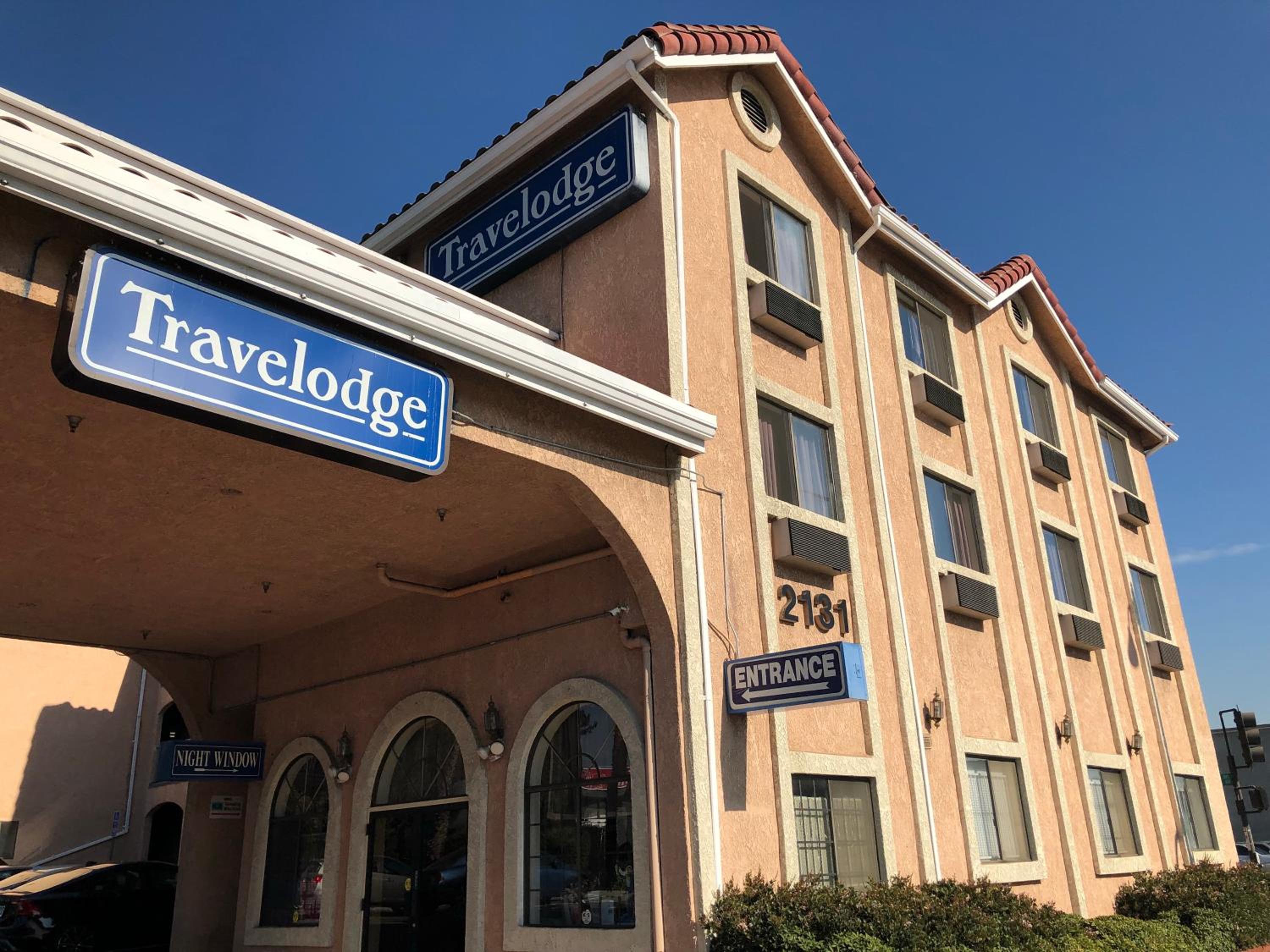 Travelodge by Wyndham Pasadena Central - Property Image 3