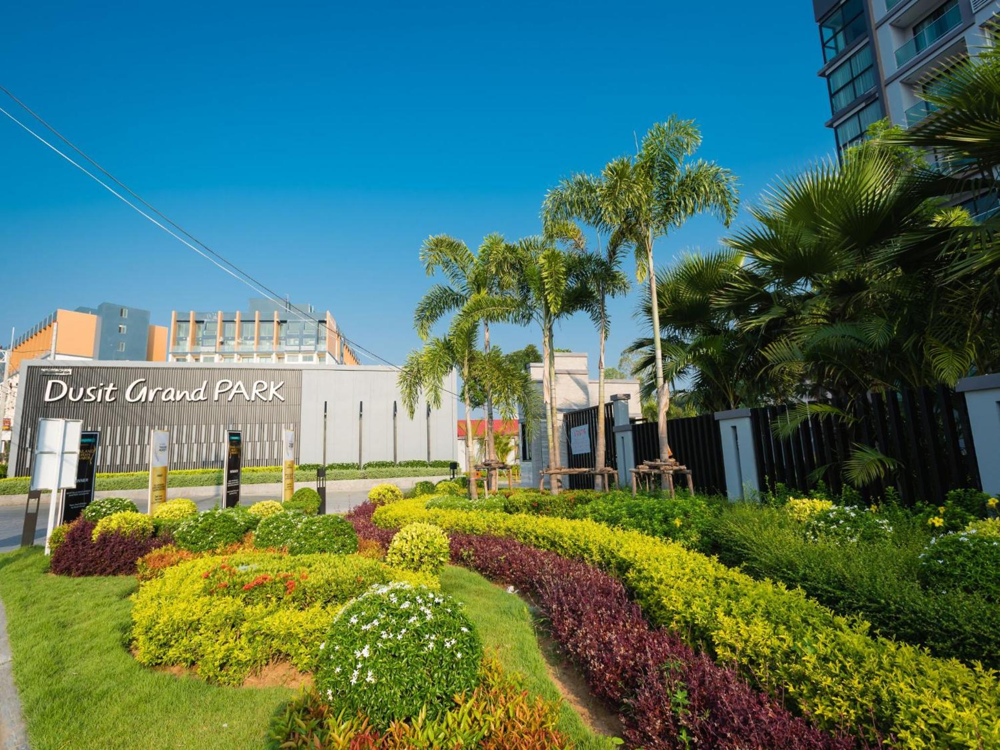 Dusit Grand Park
