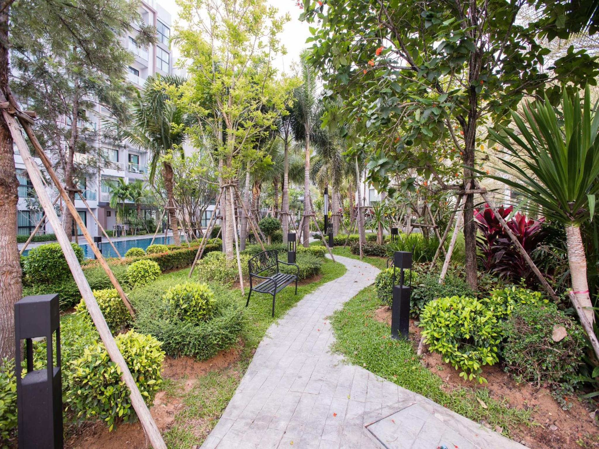 Dusit Grand Park