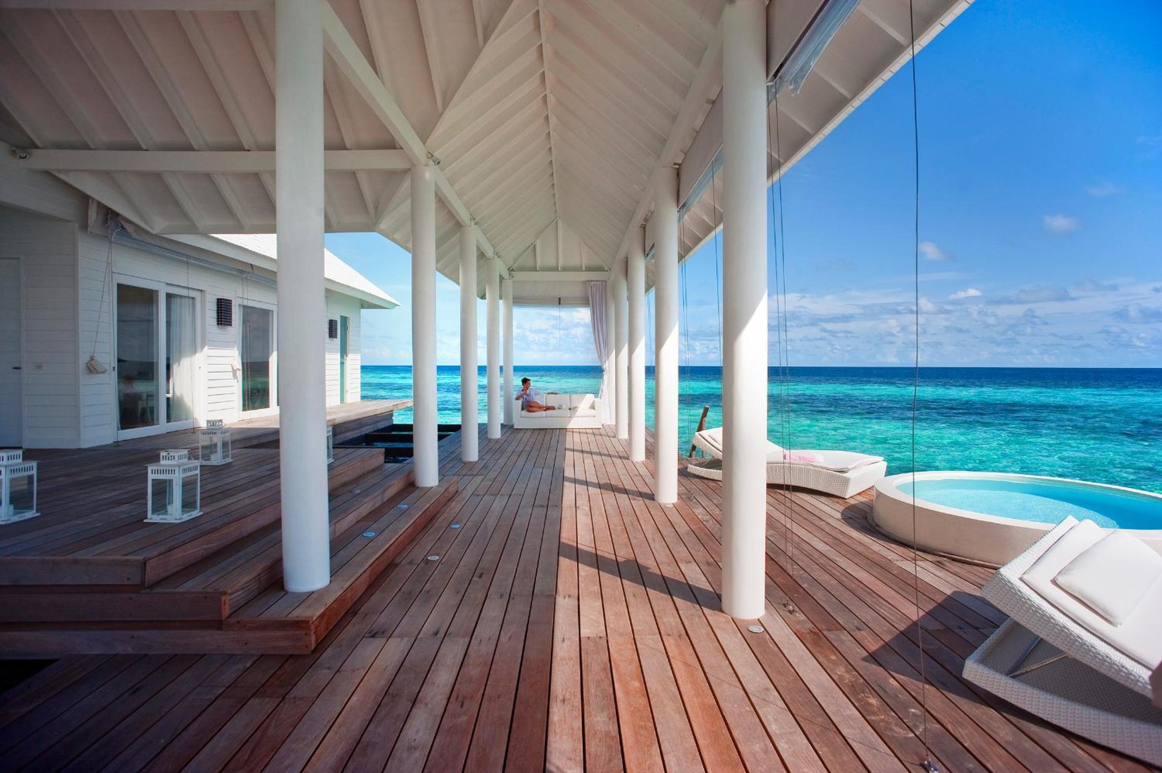 Diamonds Athuruga Maldives Resort & Spa 4