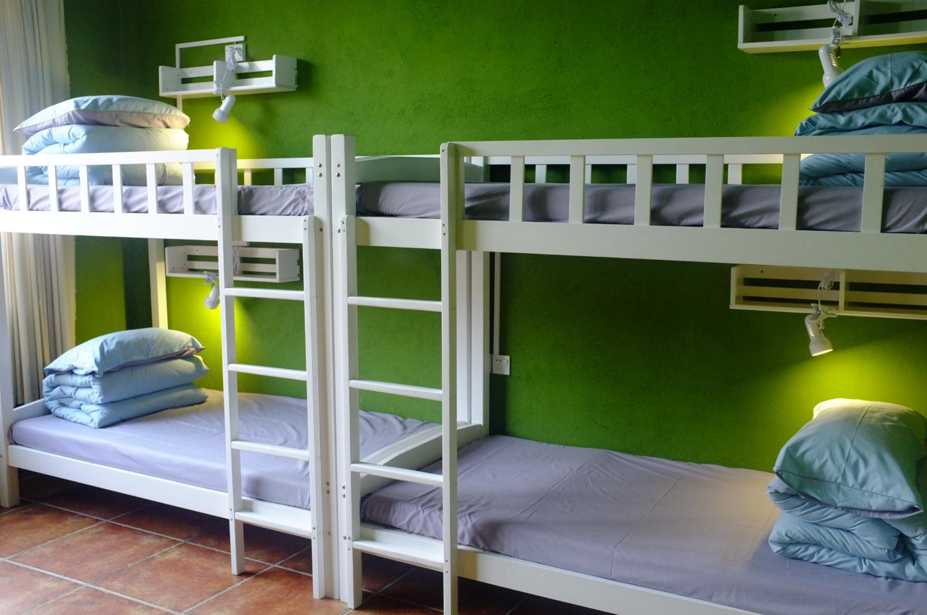 Yangshuo Eden's Social Guesthouse - Wake up to a hearty Western breakfast & fresh craft coffee & night beers & outdoor activities