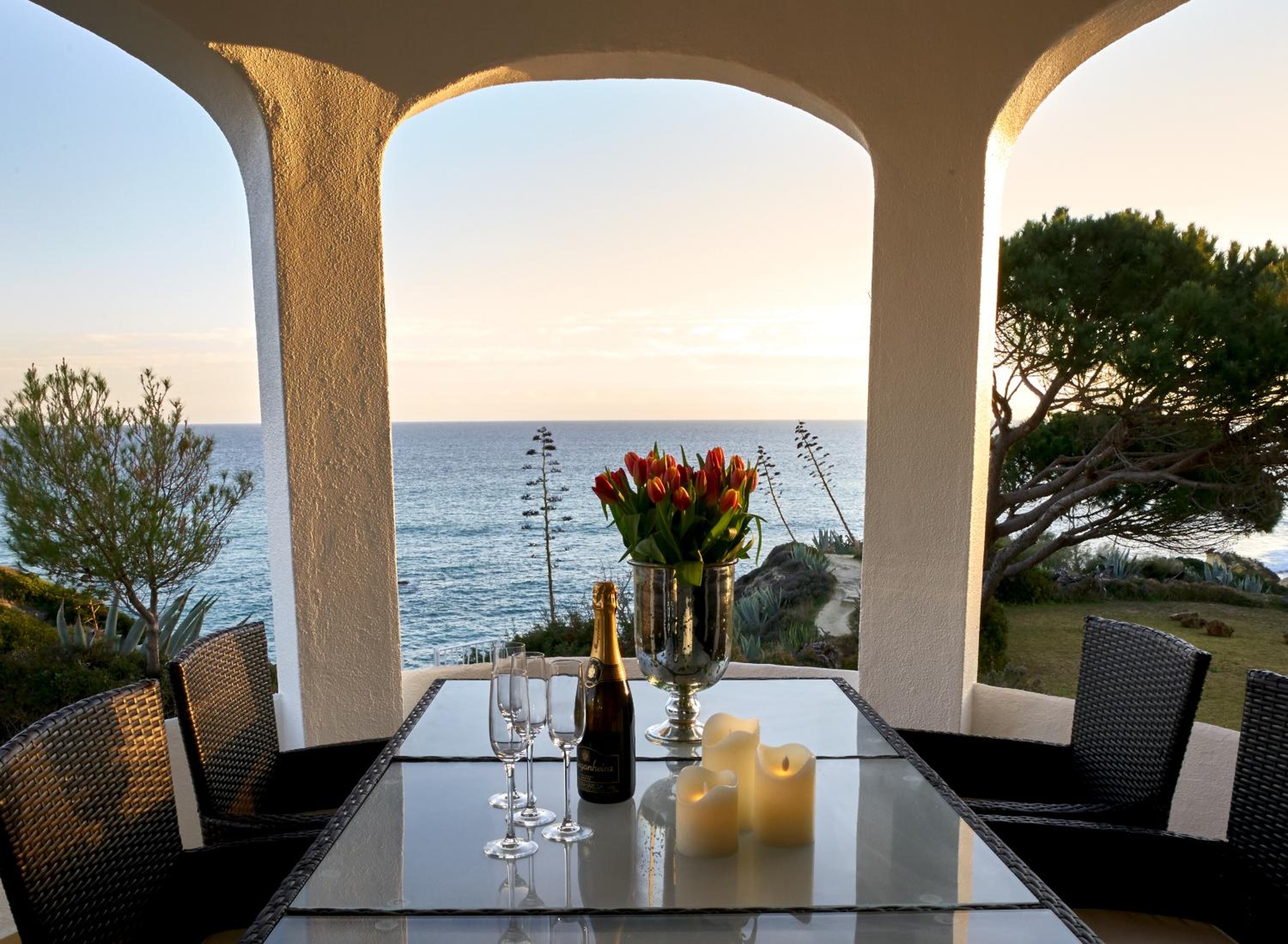 E&M Beach House - Creative Space for Creative People view 5