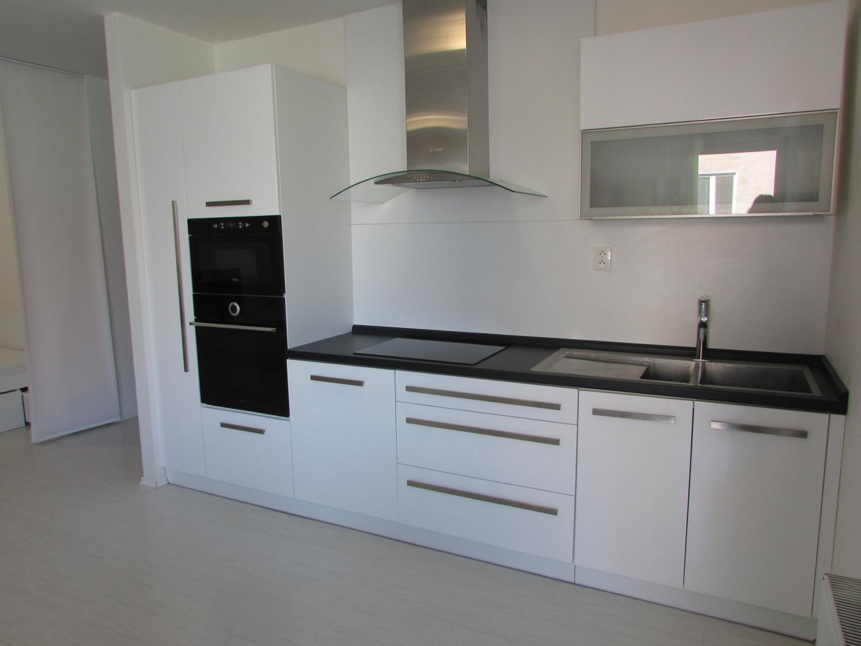 Beautiful city center Apartment with private parking view 3