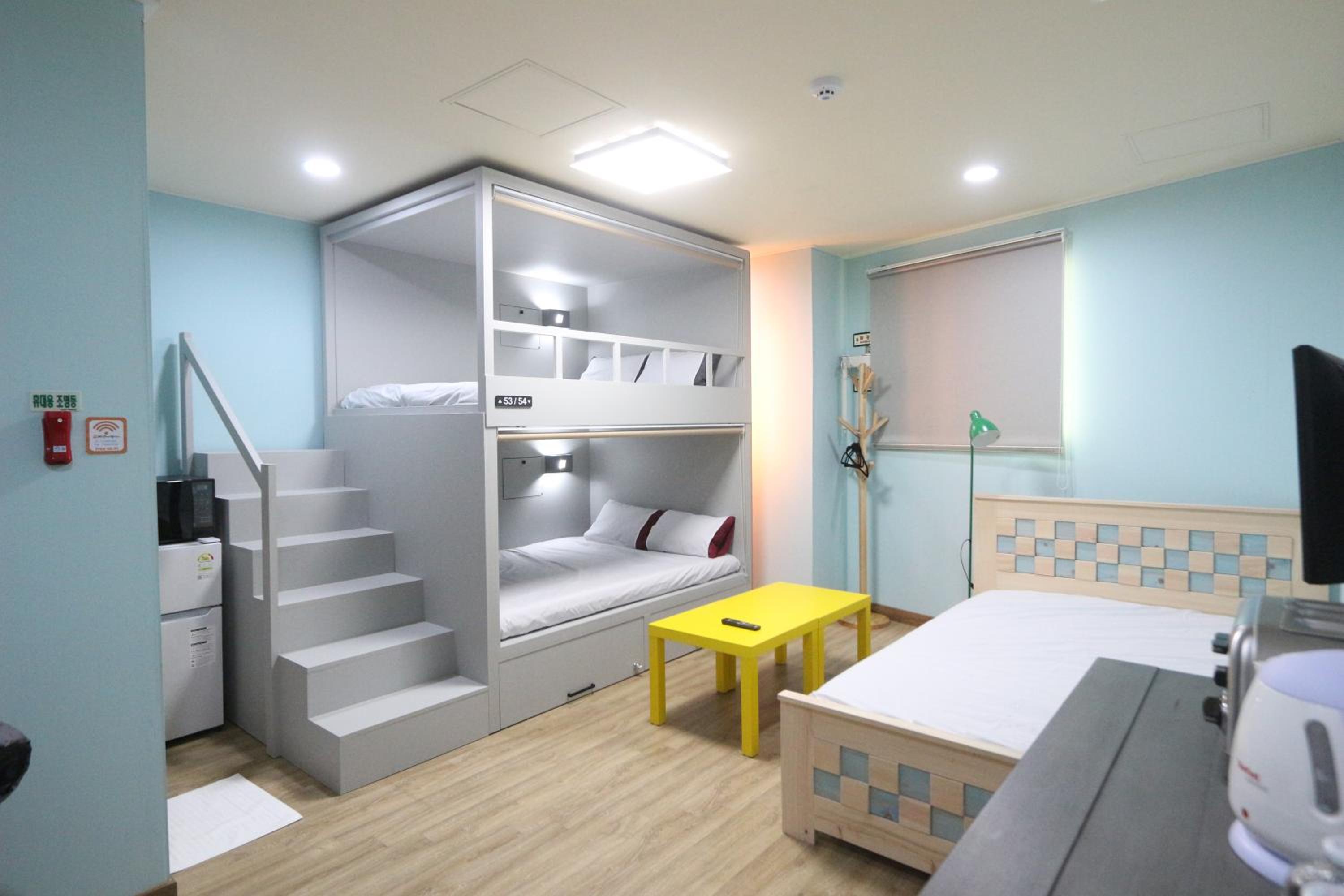 Midtown Hostel 160