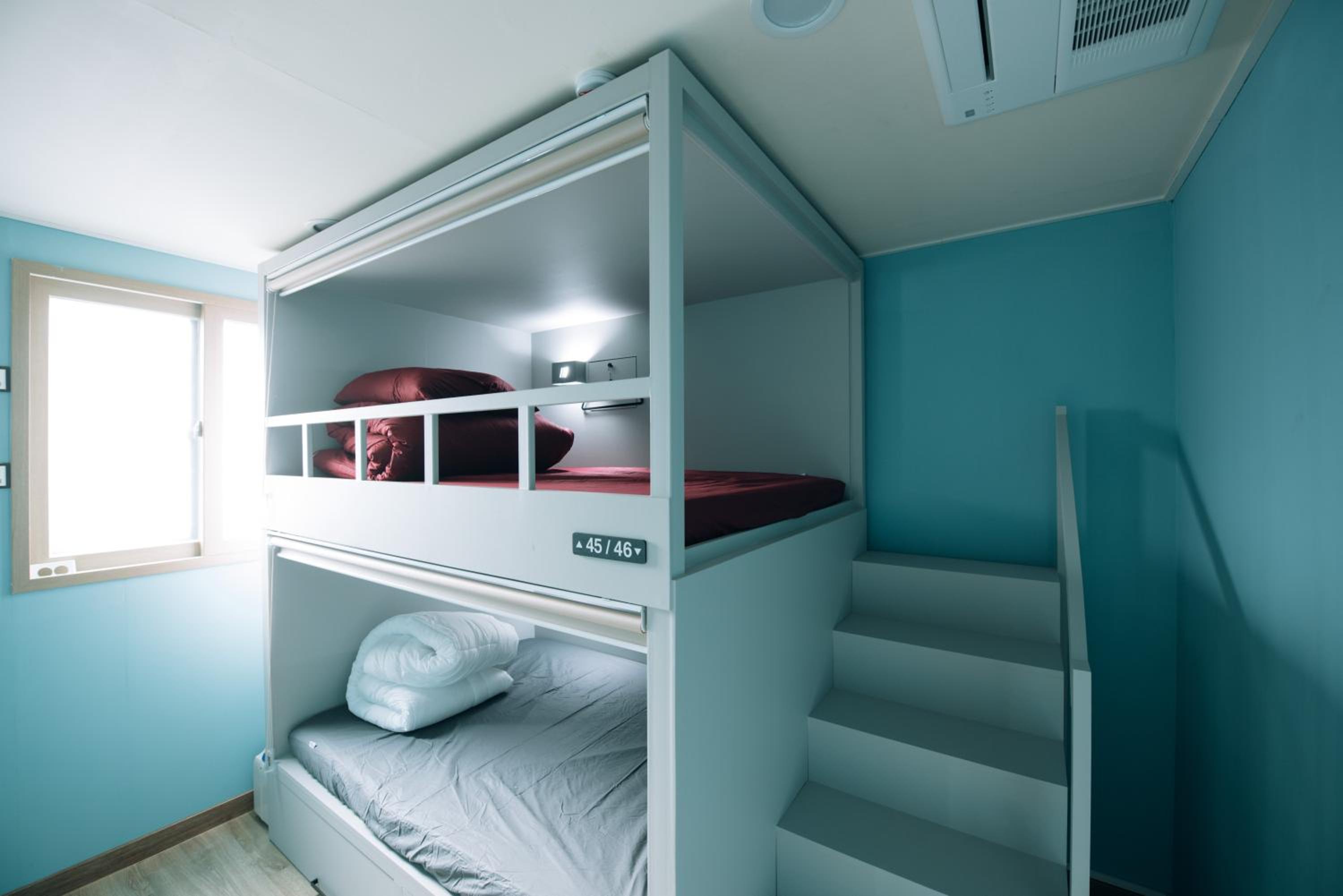 Midtown Hostel 211