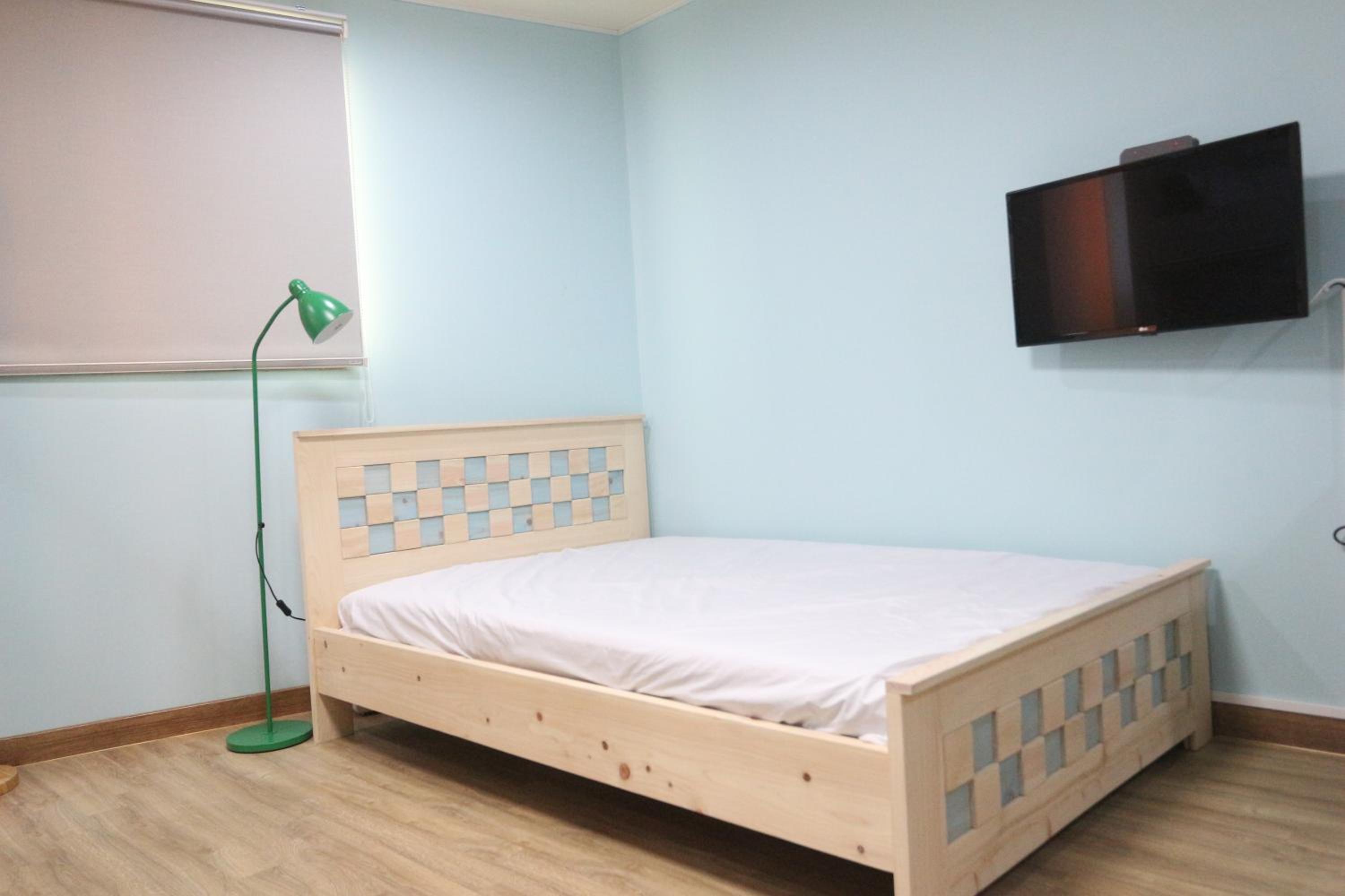 Midtown Hostel 111
