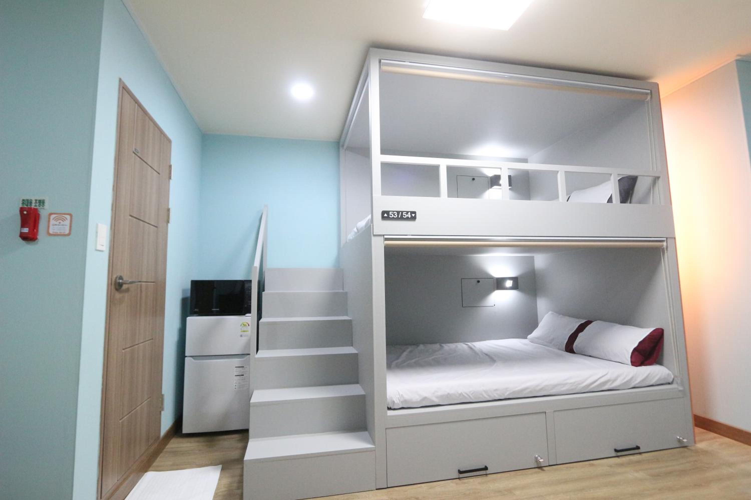 Midtown Hostel 108