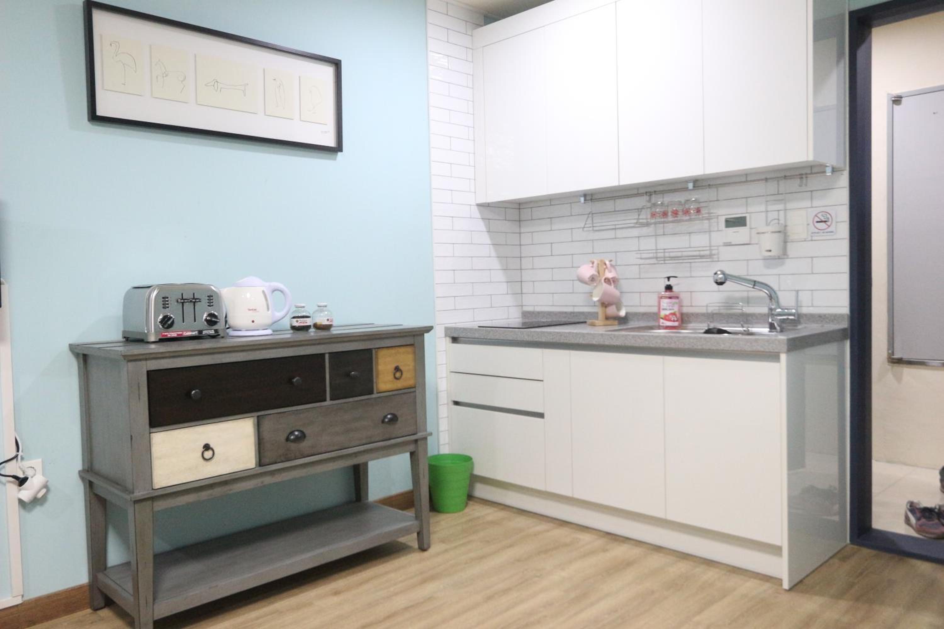 Midtown Hostel 106