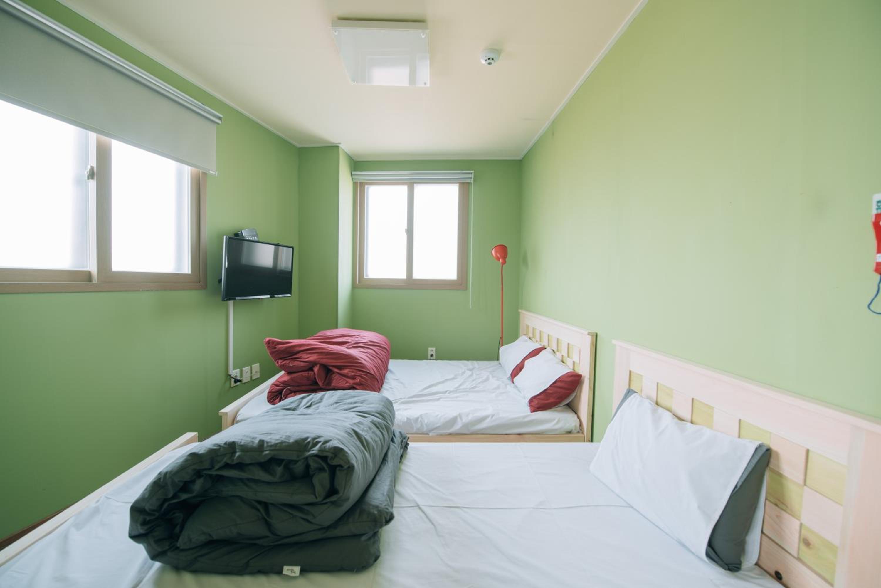 Midtown Hostel 161
