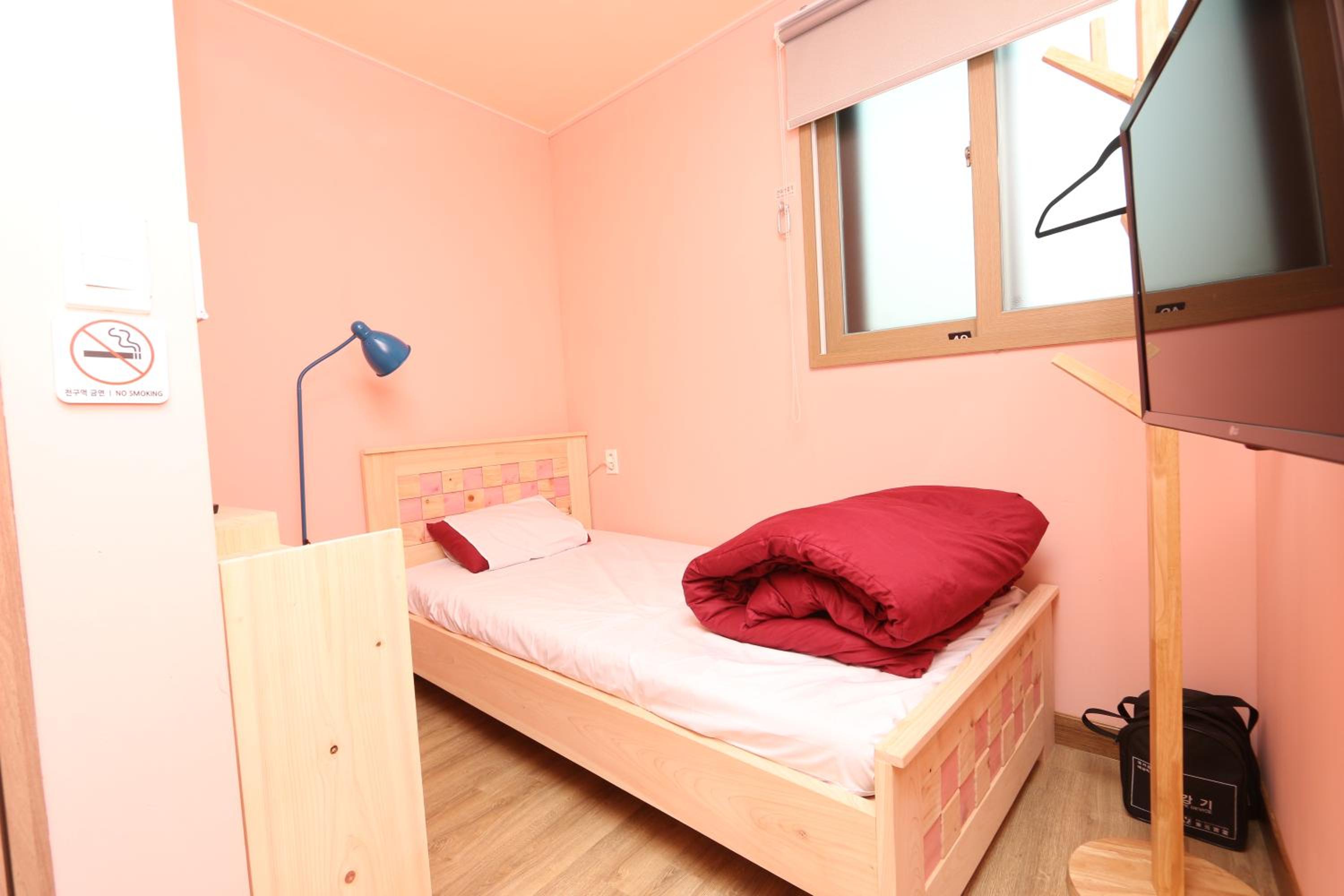 Midtown Hostel 89
