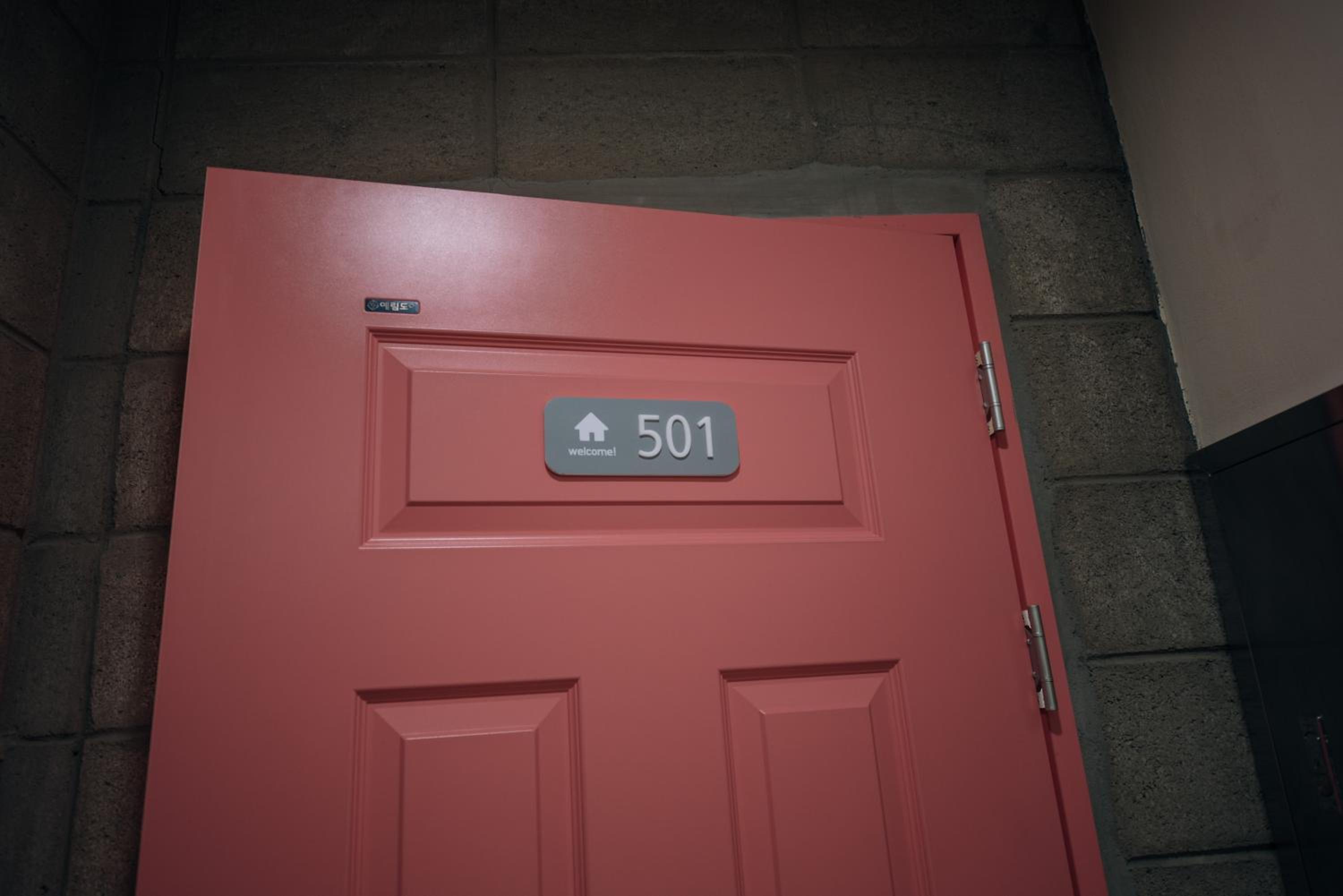 Midtown Hostel 241
