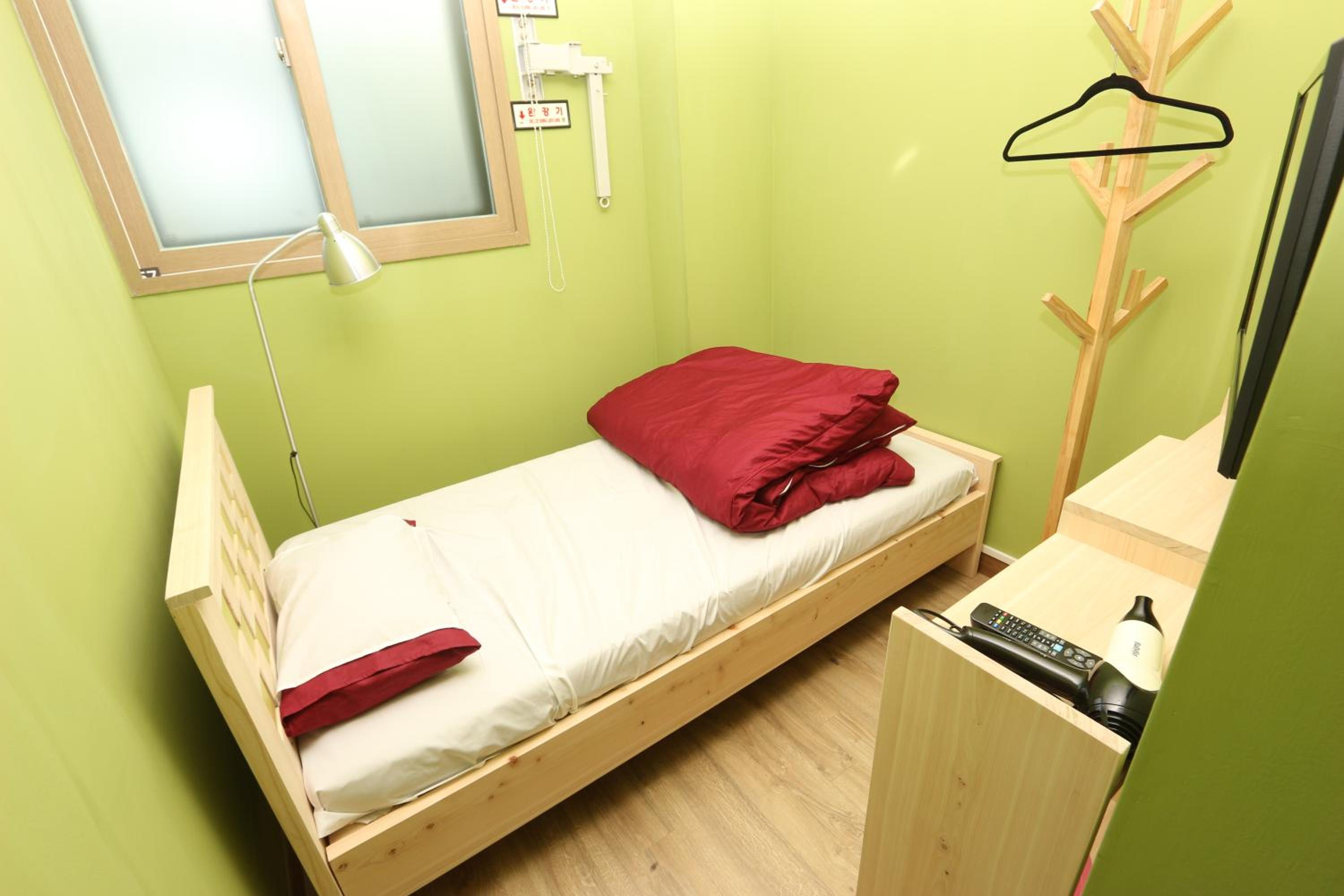 Midtown Hostel 237