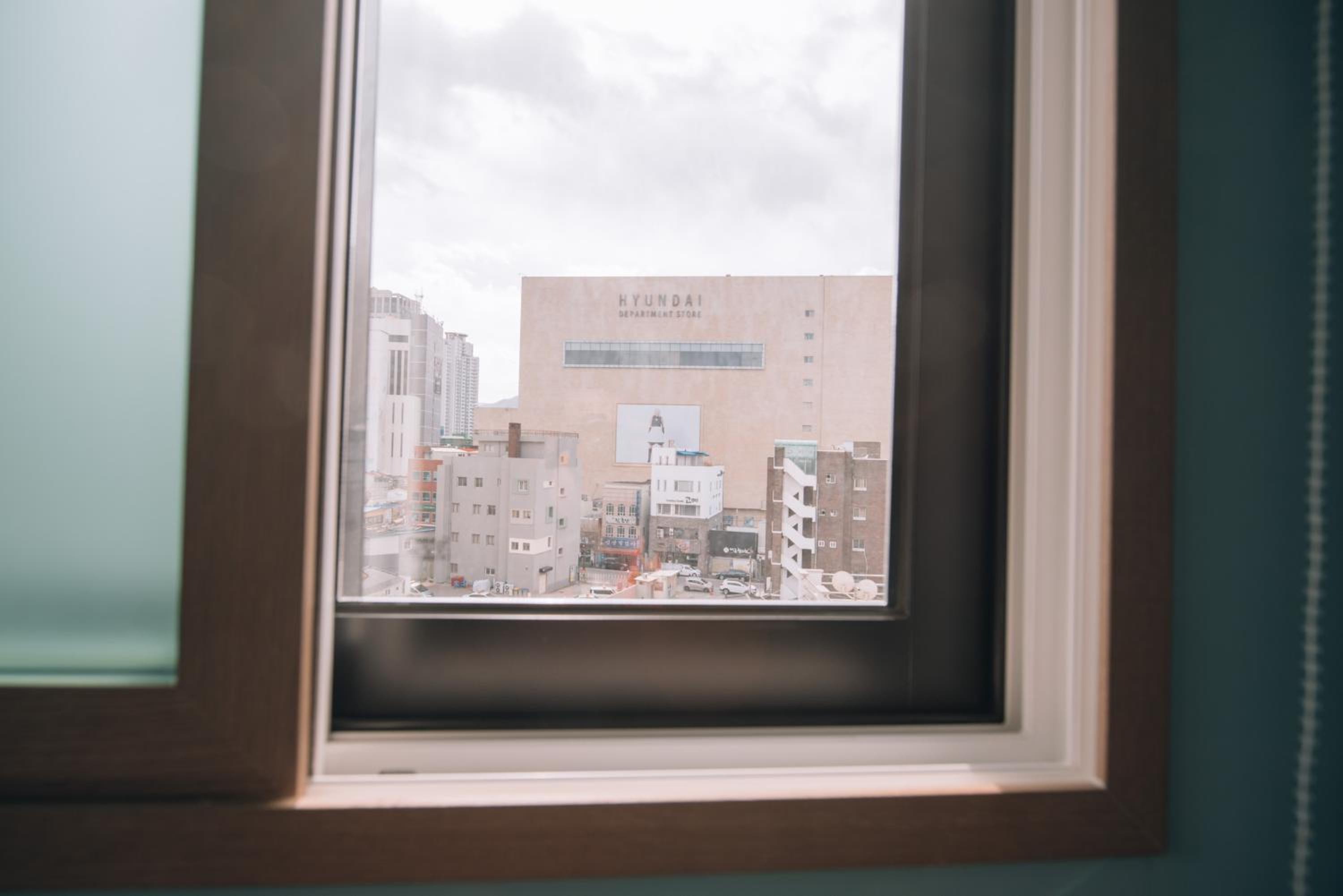 Midtown Hostel 82