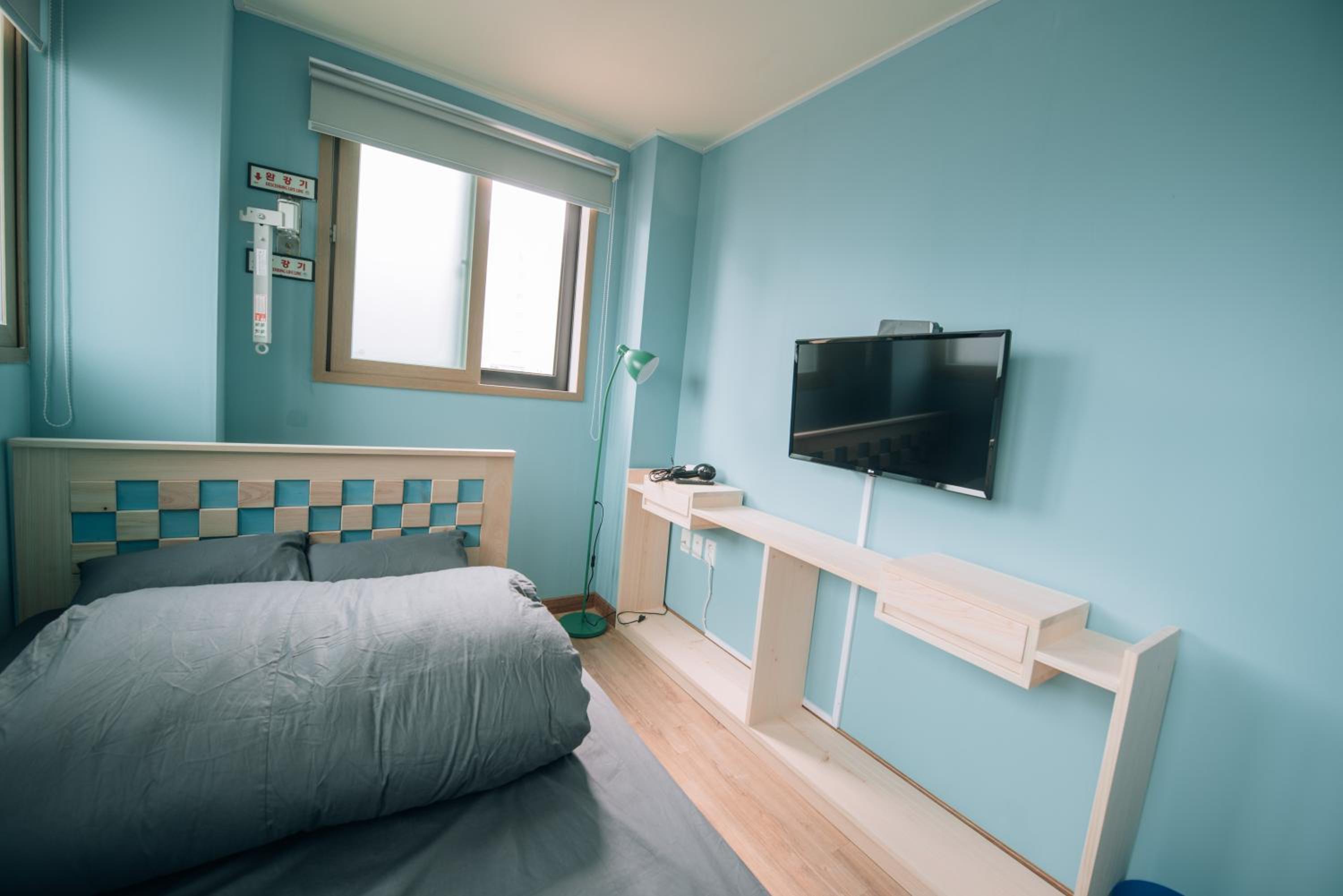 Midtown Hostel 83