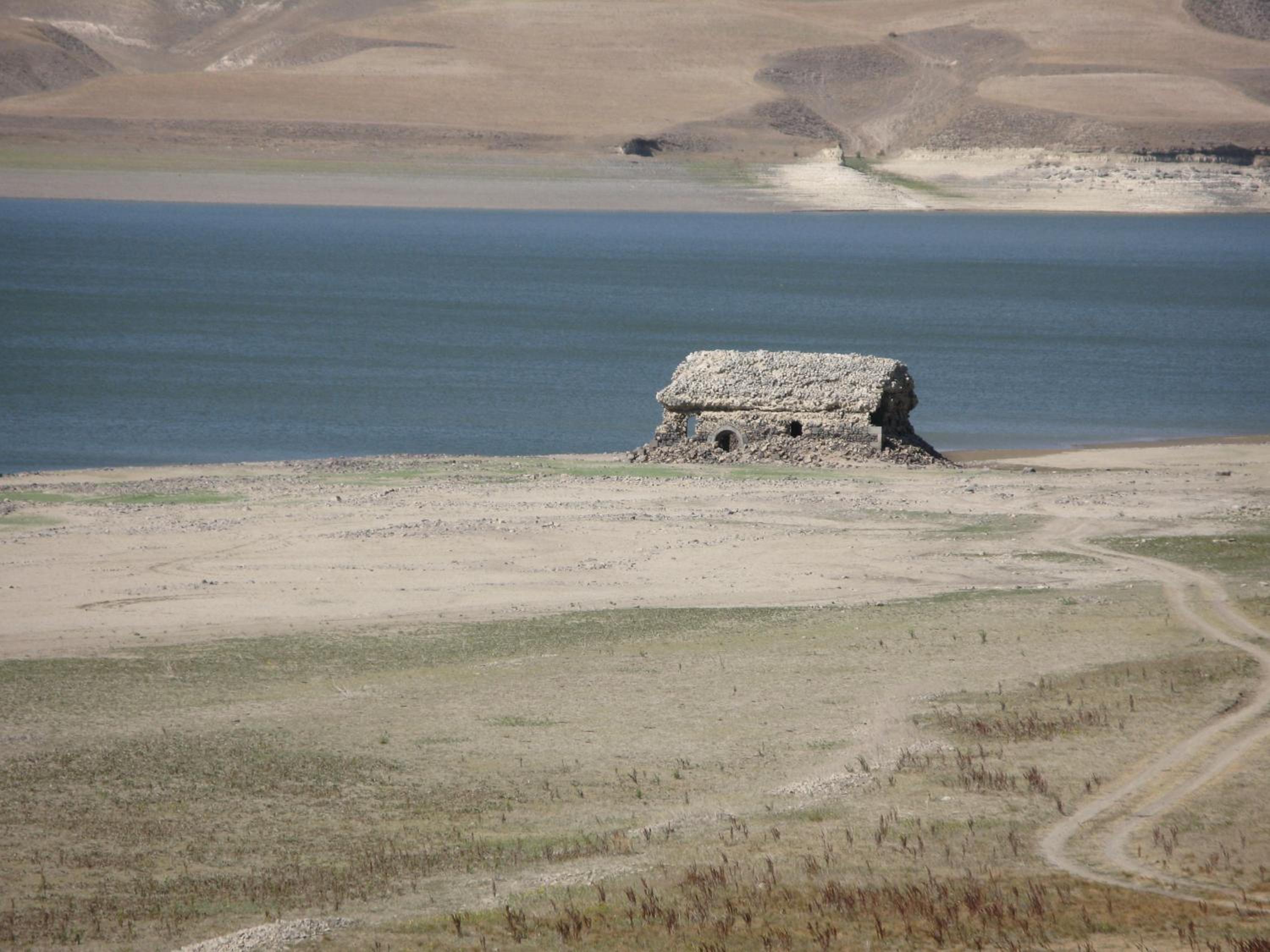 Azoyan Holiday Resort