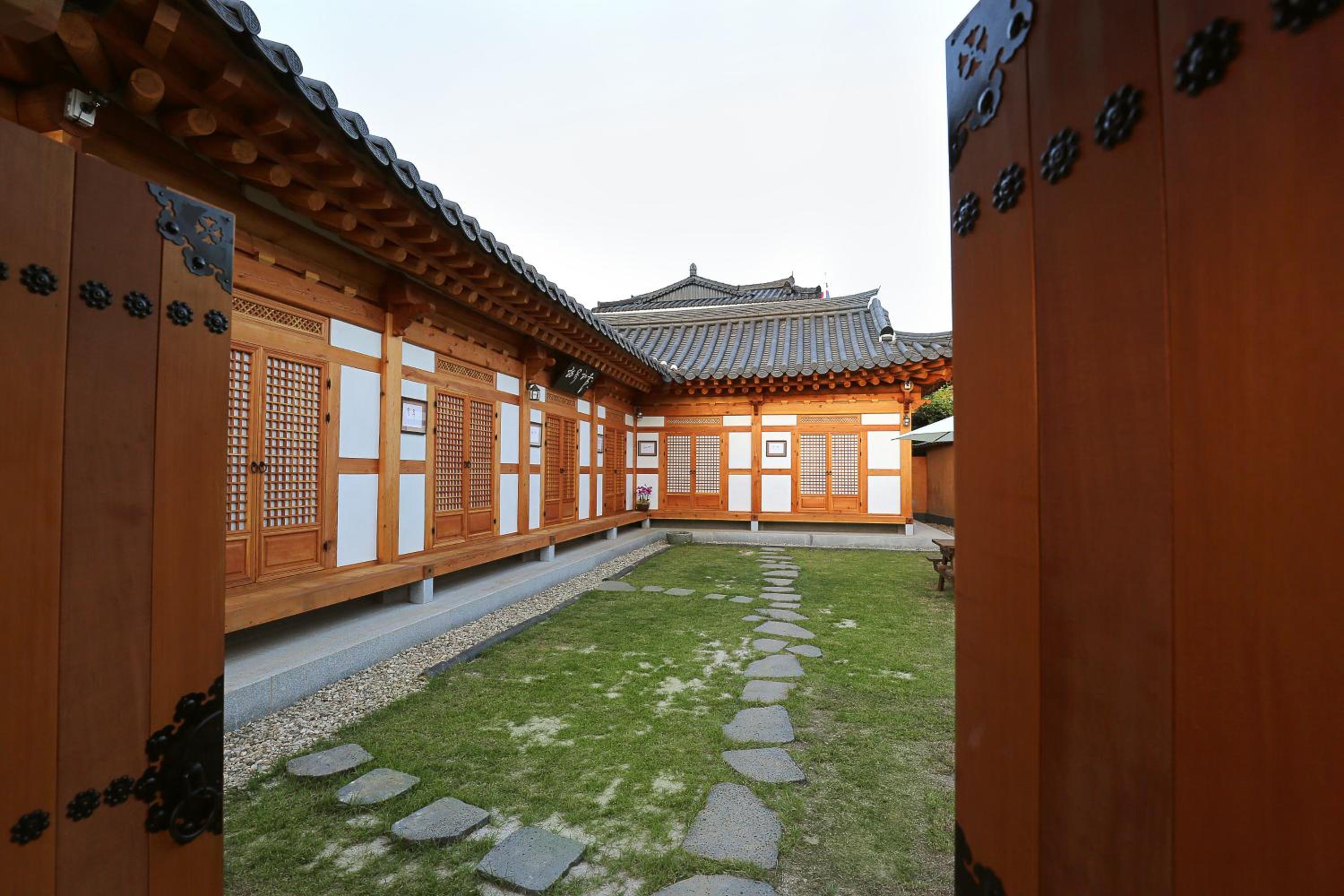 Hanok Hyeyum