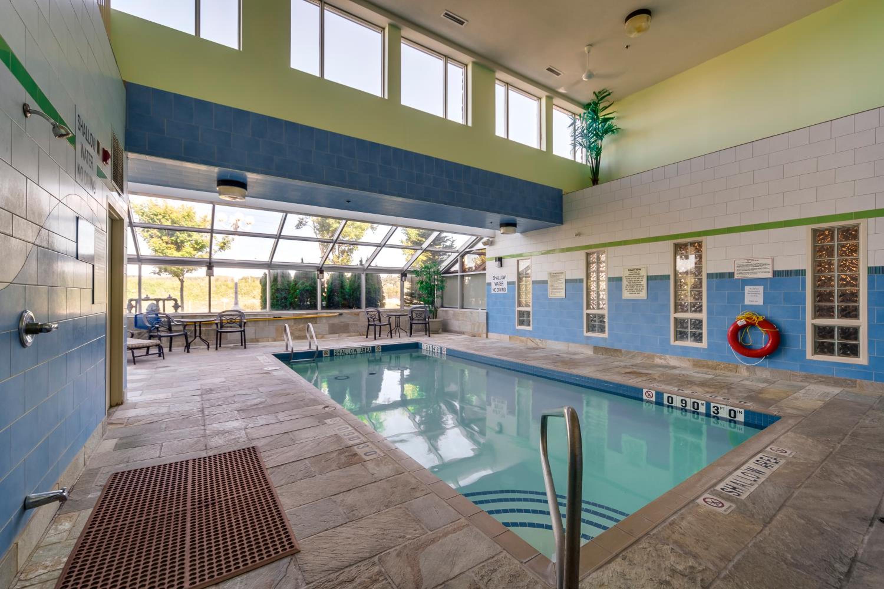 Barrie Vacations - Monte Carlo Inn Barrie - Newly Renovated - Property Image 49