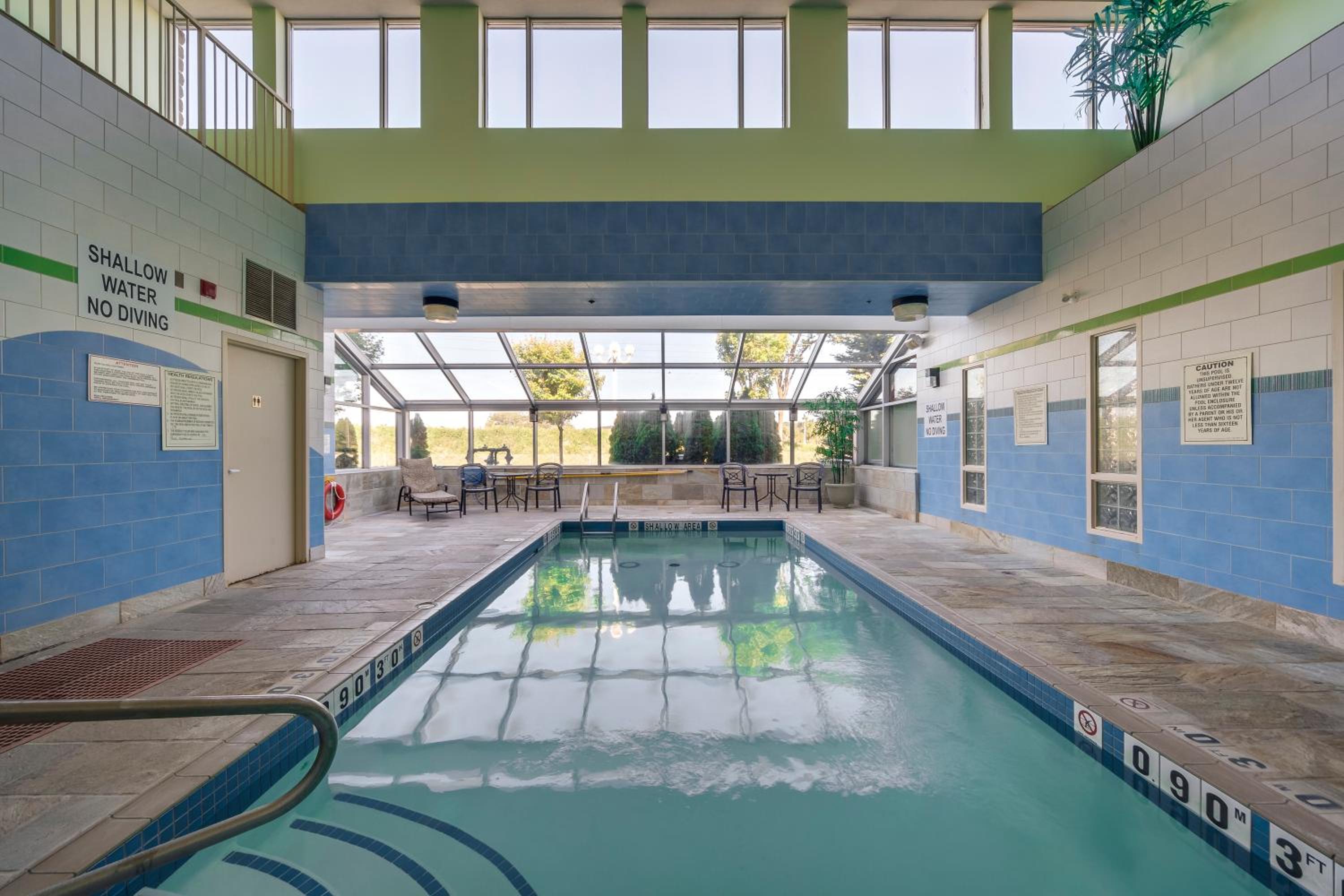 Barrie Vacations - Monte Carlo Inn Barrie - Newly Renovated - Property Image 50