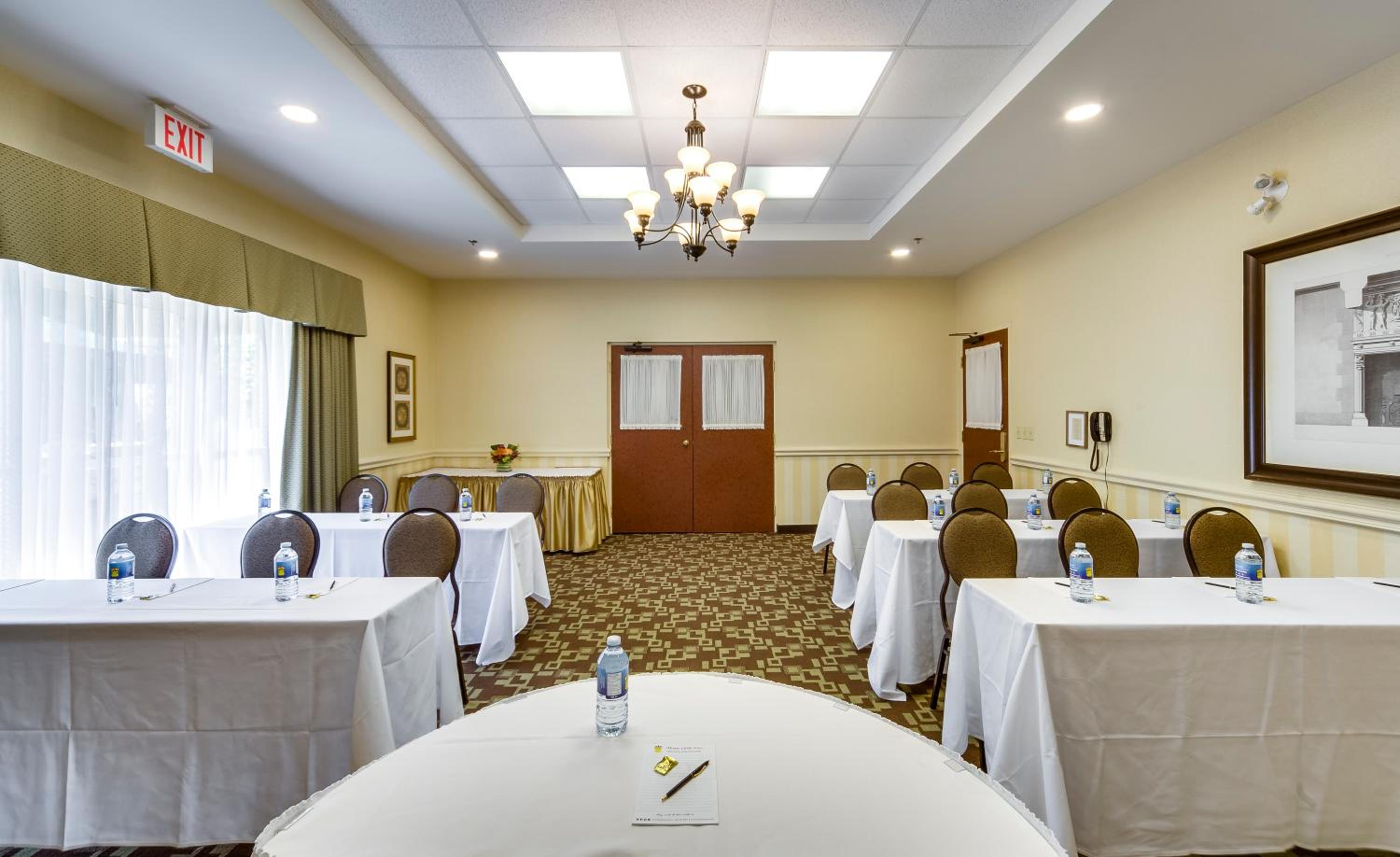 Barrie Vacations - Monte Carlo Inn Barrie - Newly Renovated - Property Image 58