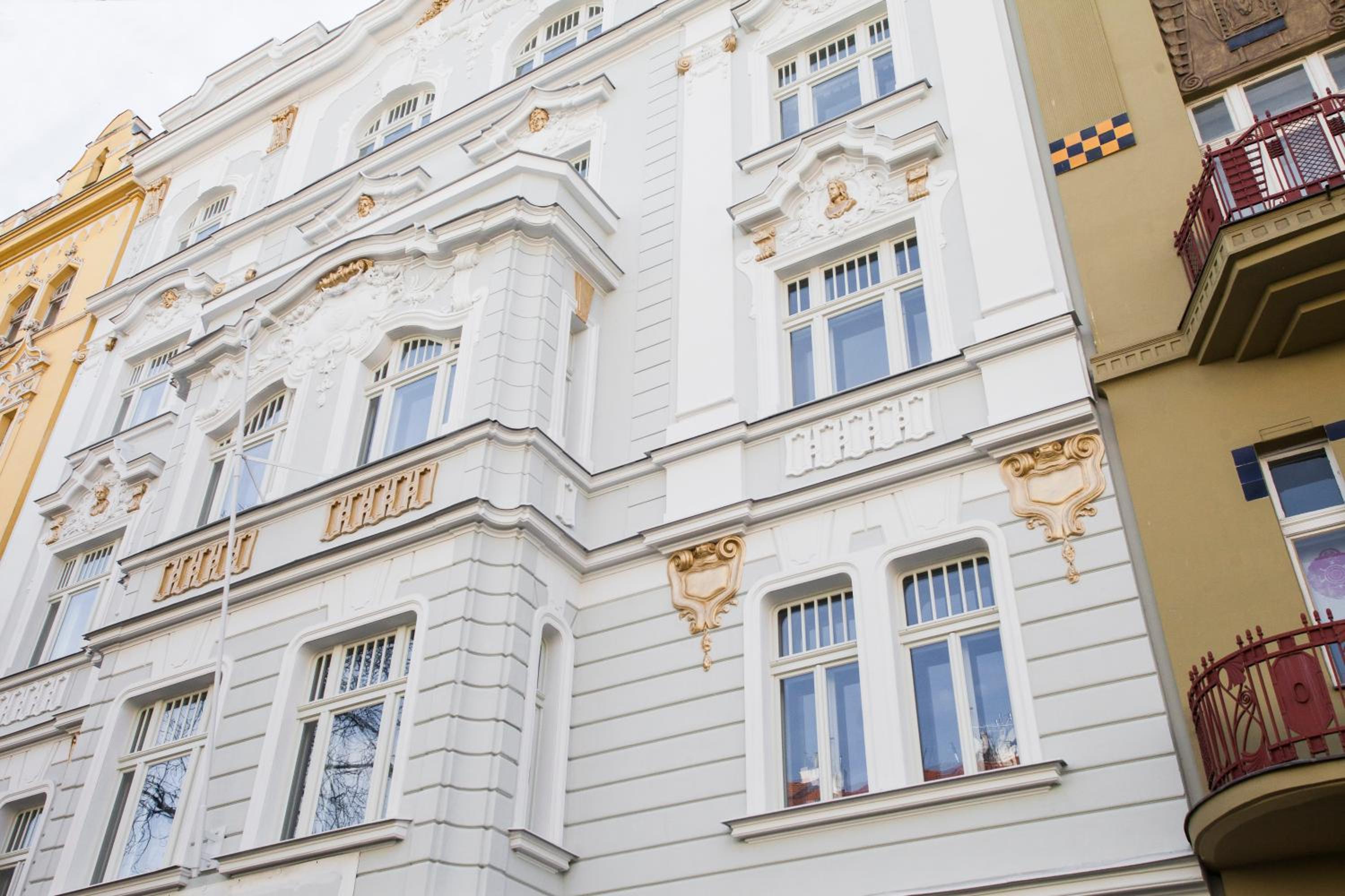 Trendy Local Apartment