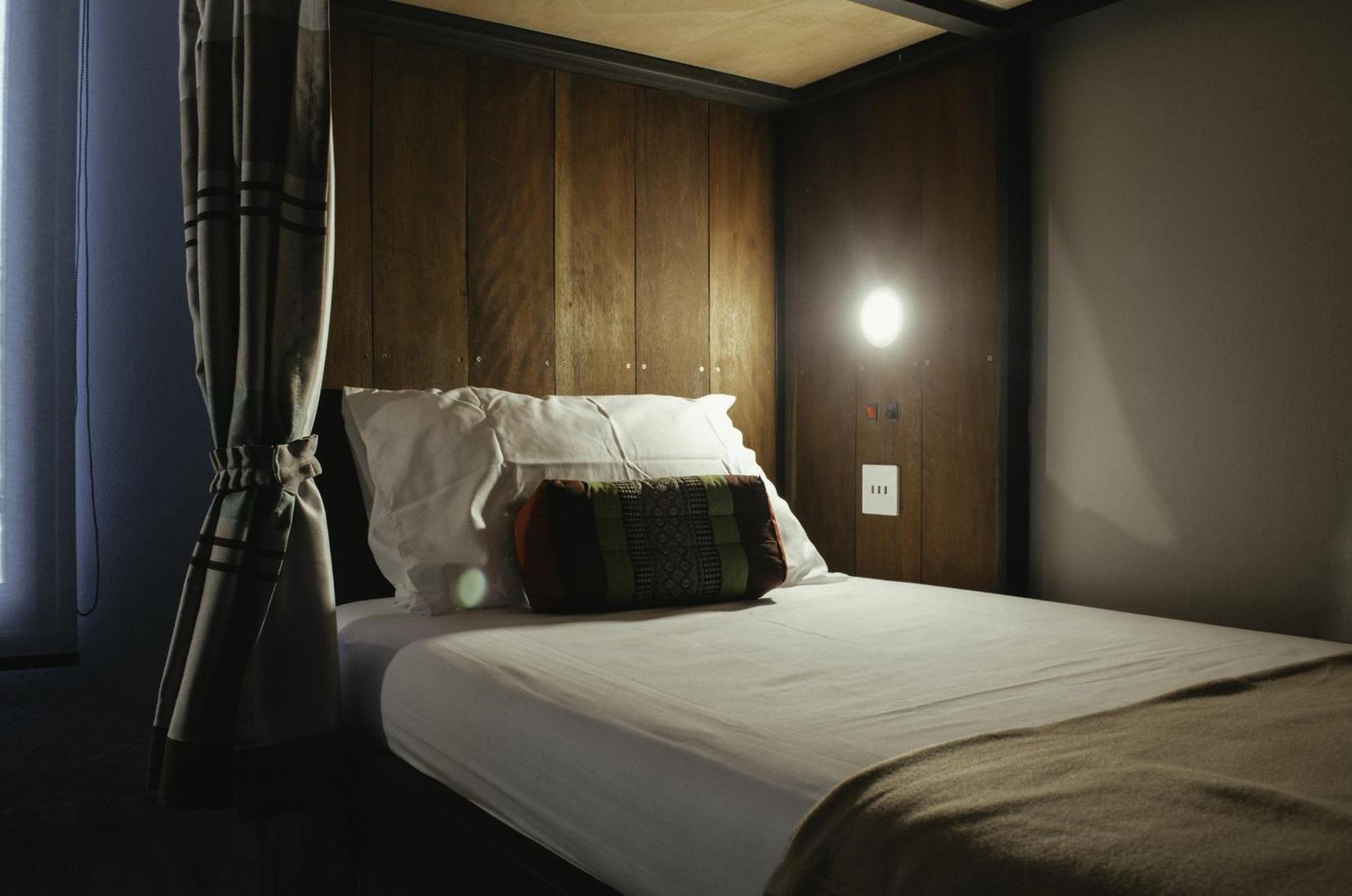 Whereder Poshtel