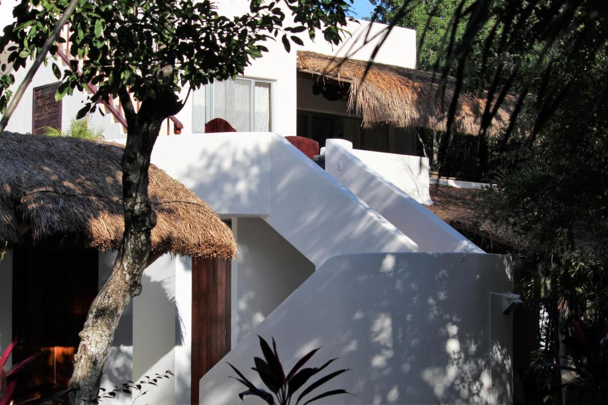 Lunah Xcacel Suites