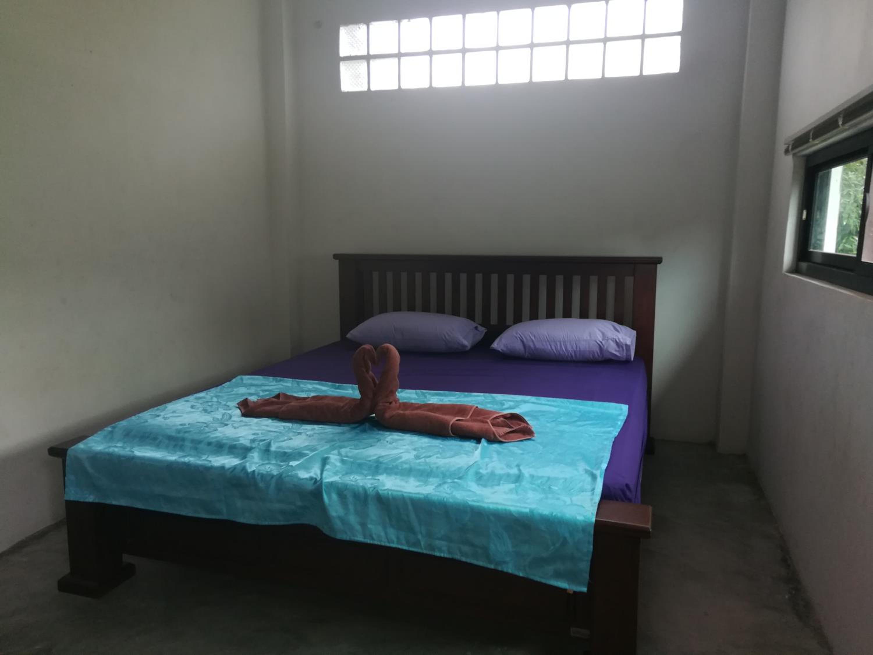 Cashew Nut Bungalow, Ko Mook